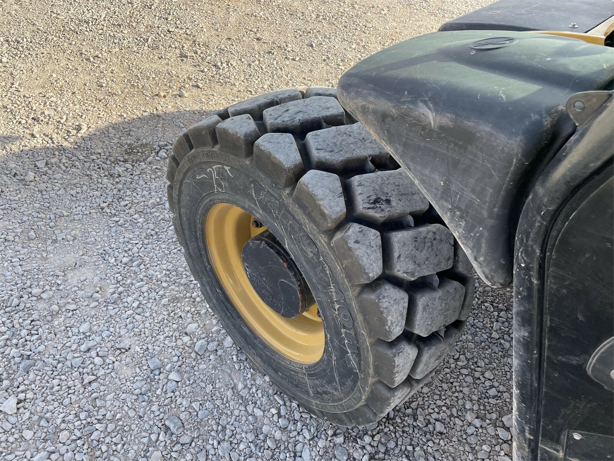 gallery 2015 Caterpillar TH255C Telehandler