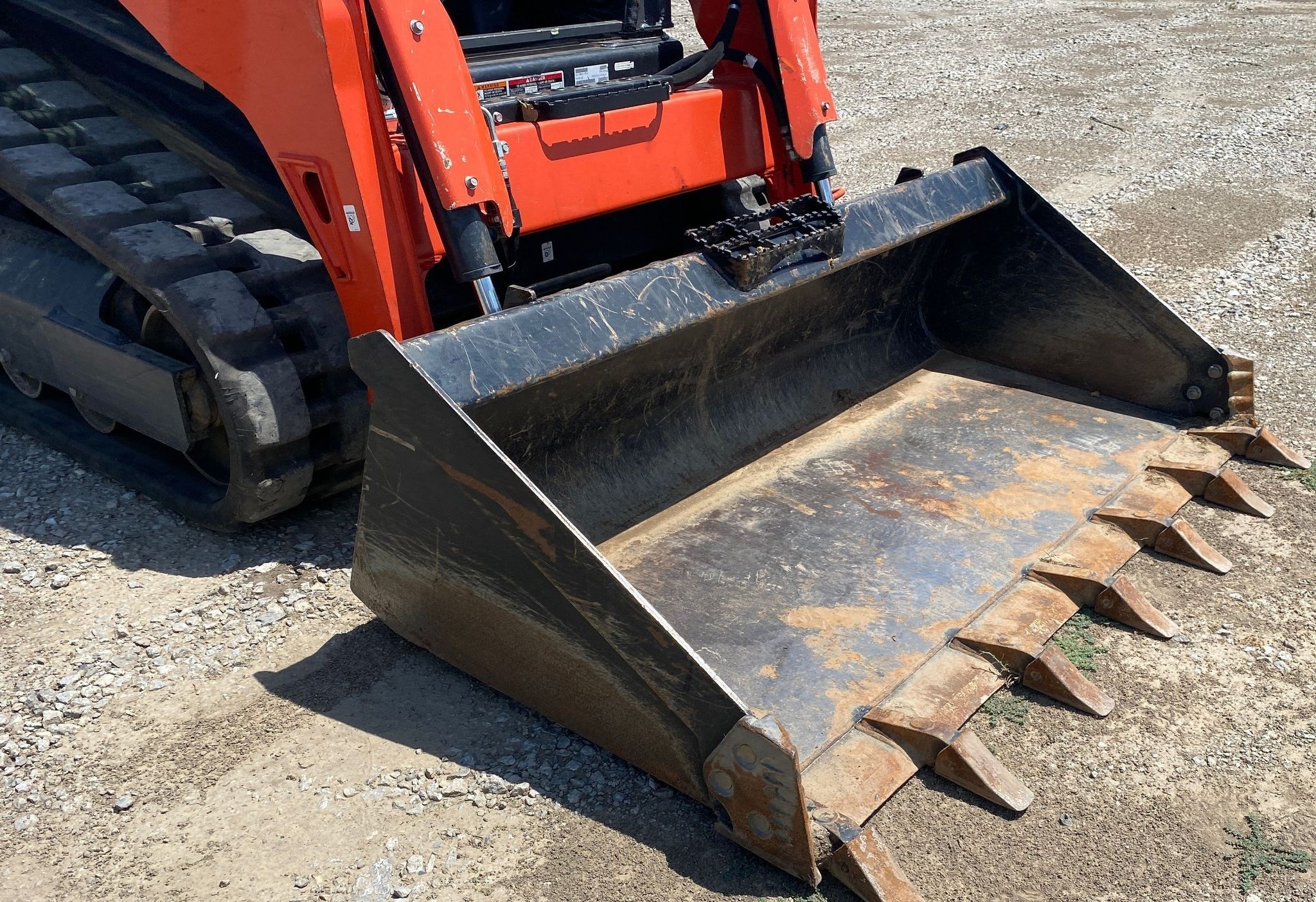 gallery 2021 Kubota SVL65-2  tracked skid steer loader