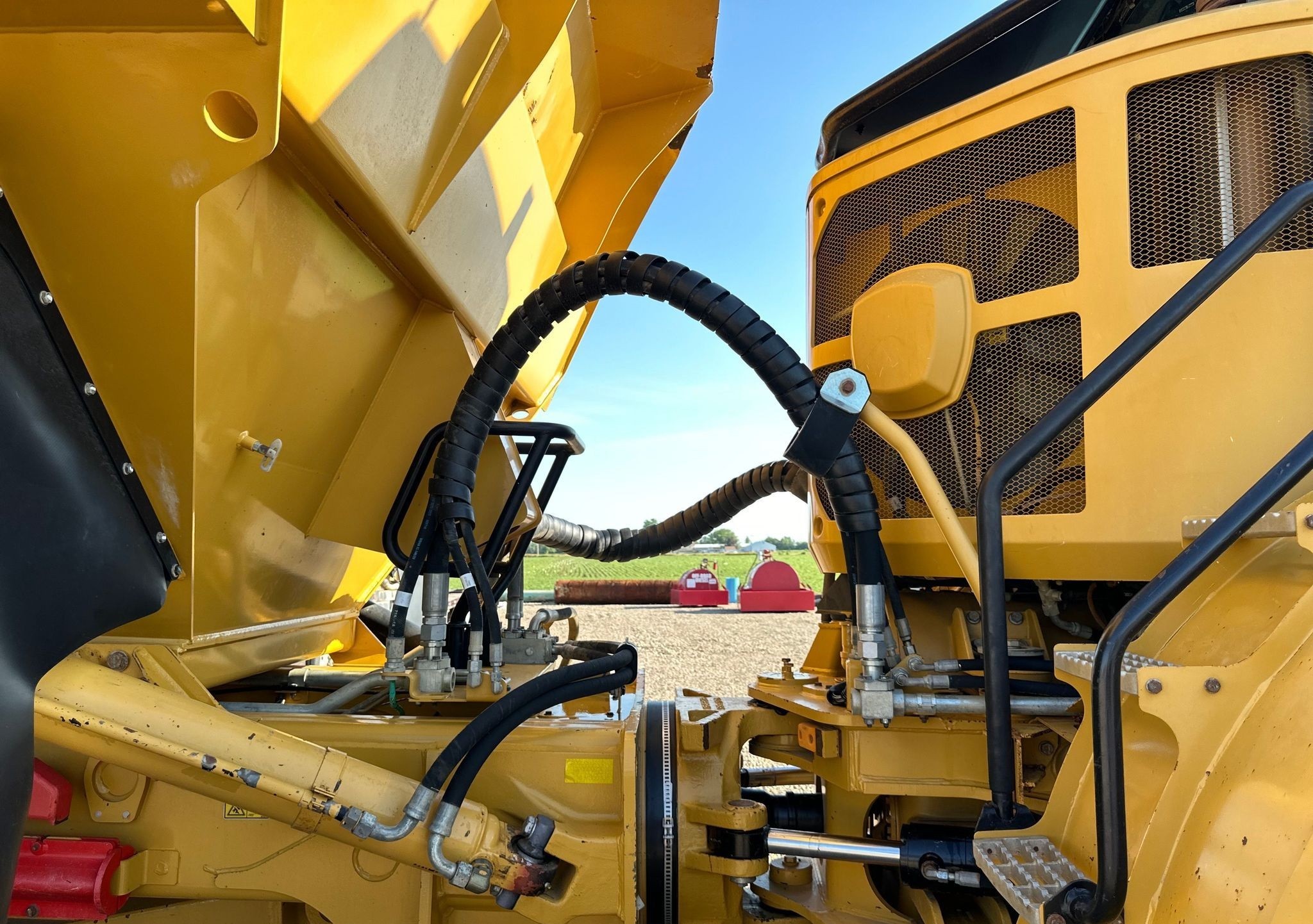 gallery 2013 Caterpillar 735B haul truck