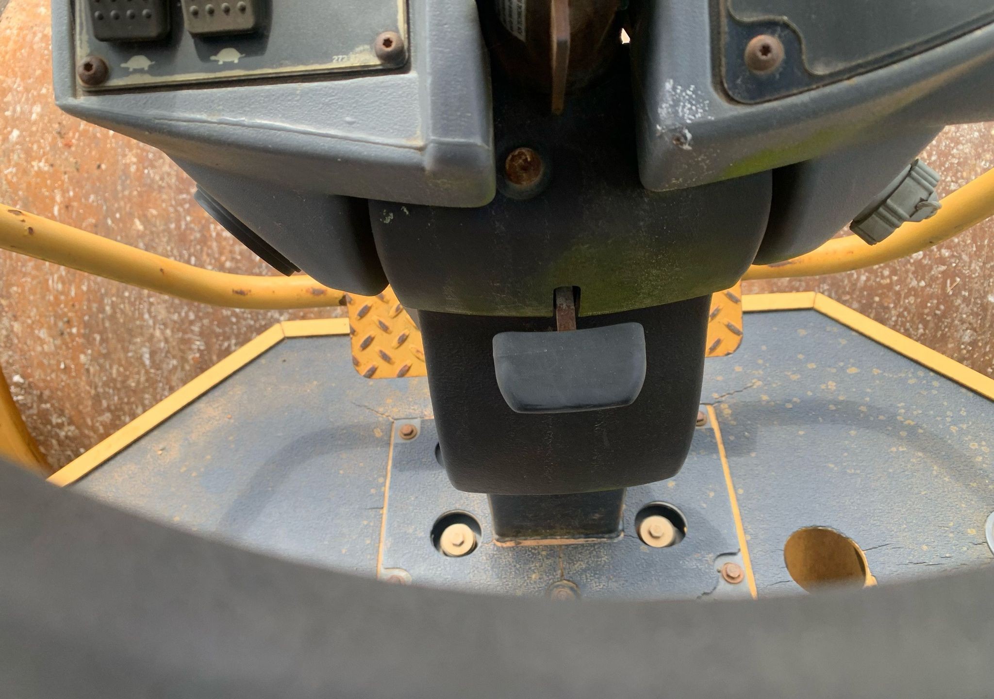 gallery 2008 Caterpillar CS56 single drum vibratory roller