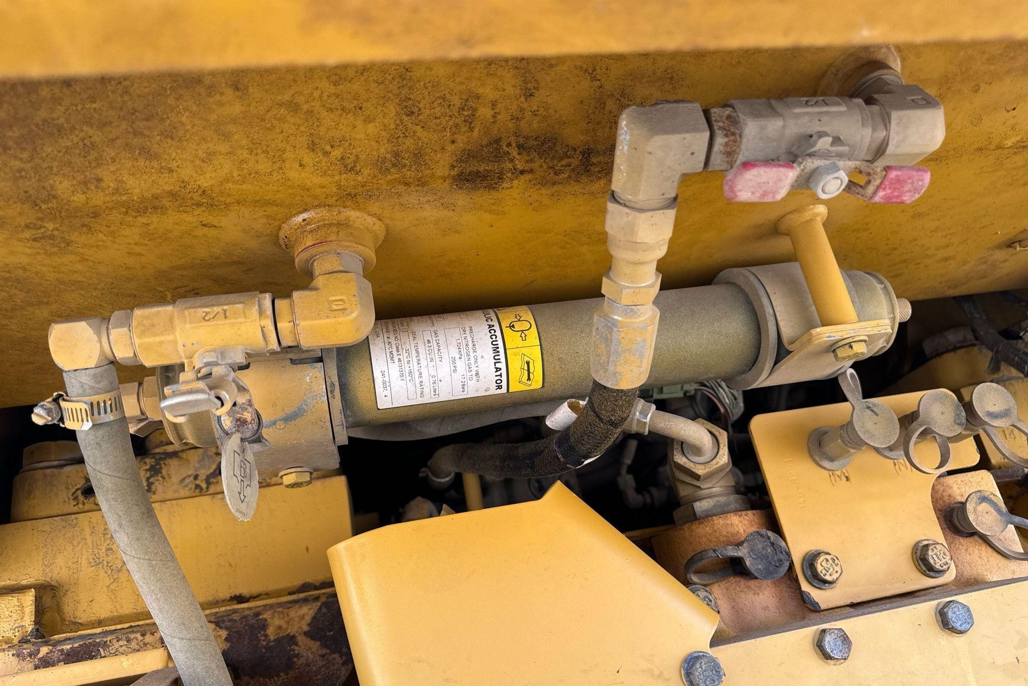 gallery 2014 Caterpillar D6T LGP dozer