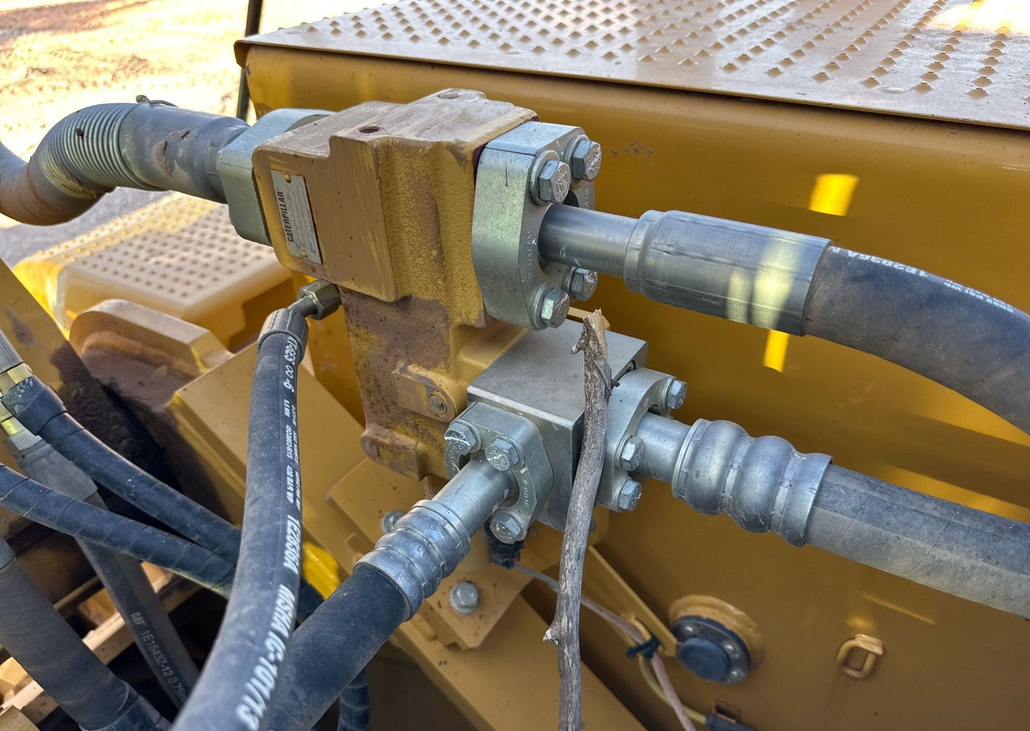 gallery 2018 Caterpillar 326F L excavator