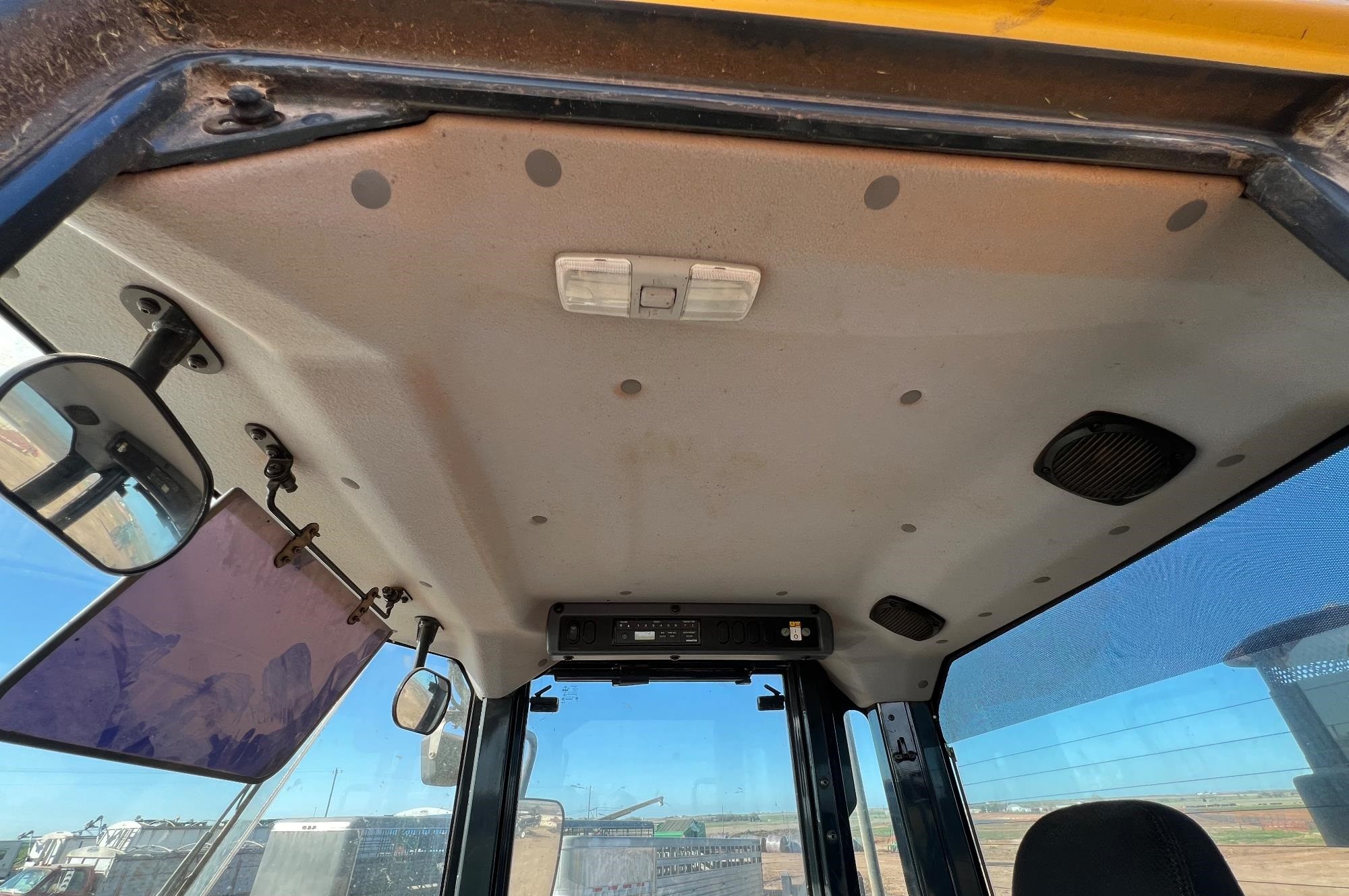gallery 2016 Komatsu WA270-8 Wheel Loader WAttachments