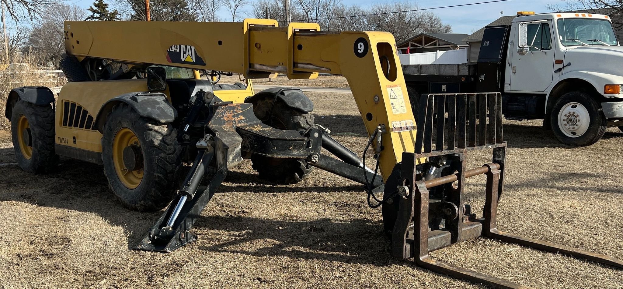 gallery 2010 Caterpillar TL943 telehandler