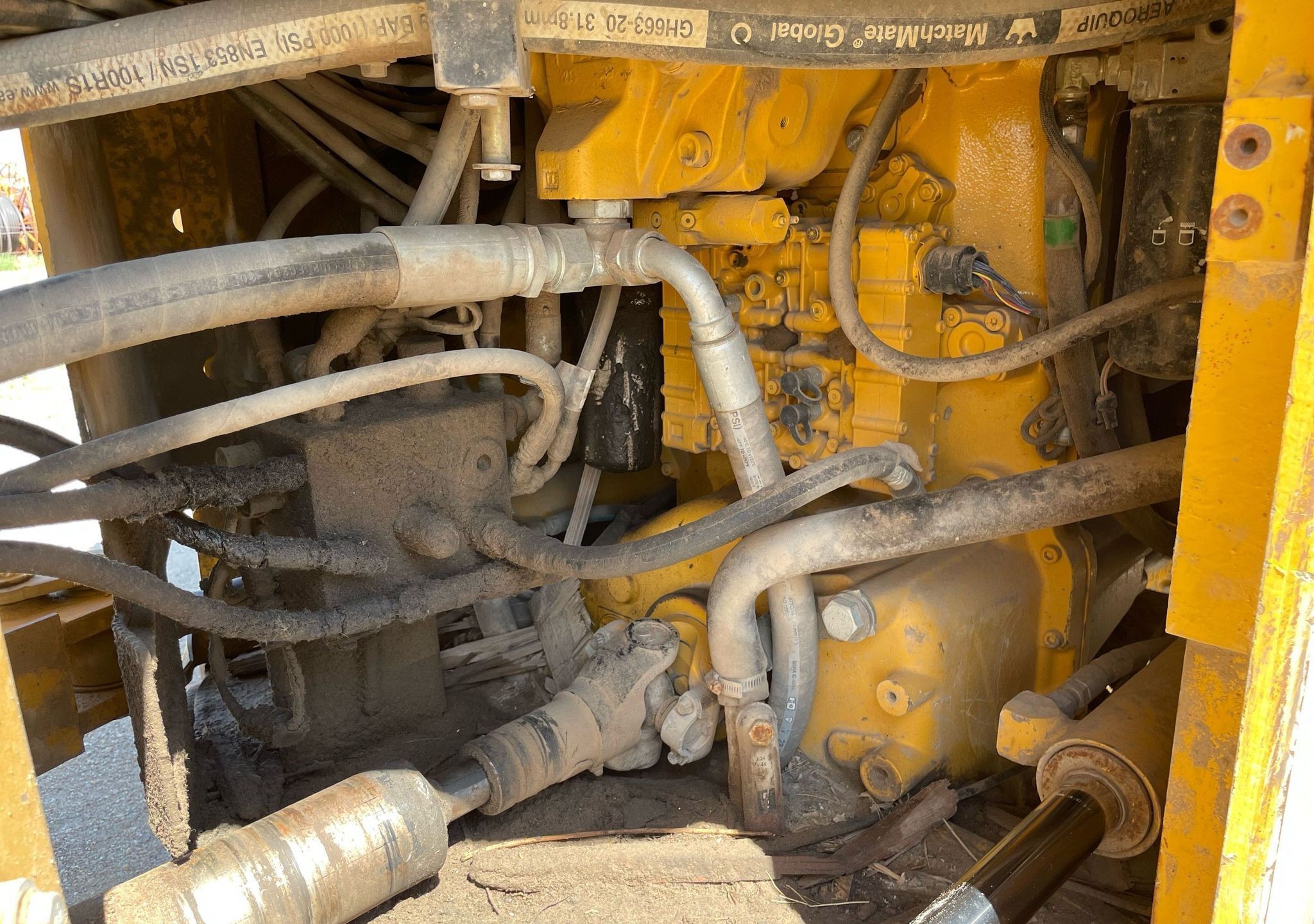 gallery 2013 John Deere 624K wheel loader