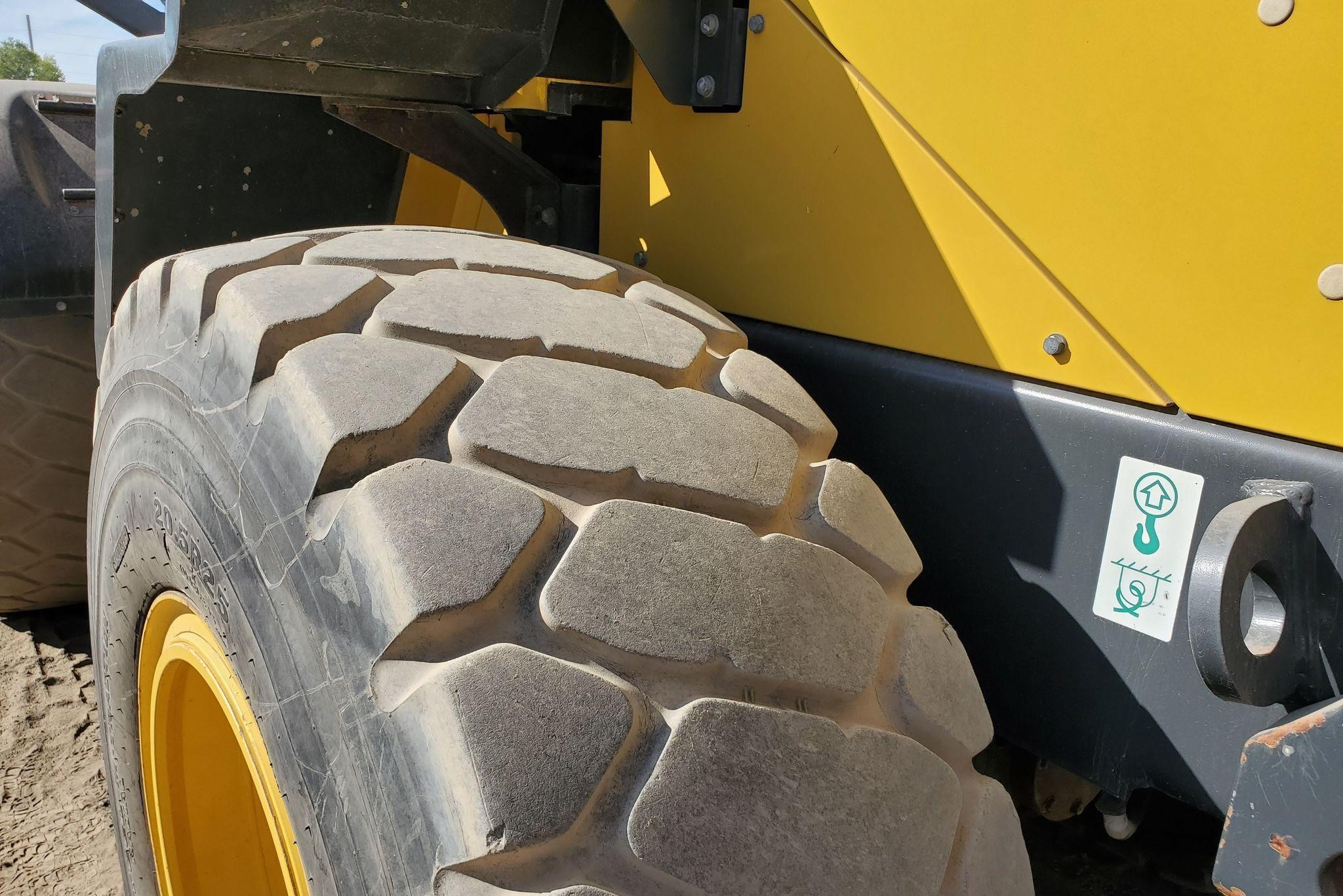 gallery 2014 Komatsu WA270-7 wheel loader