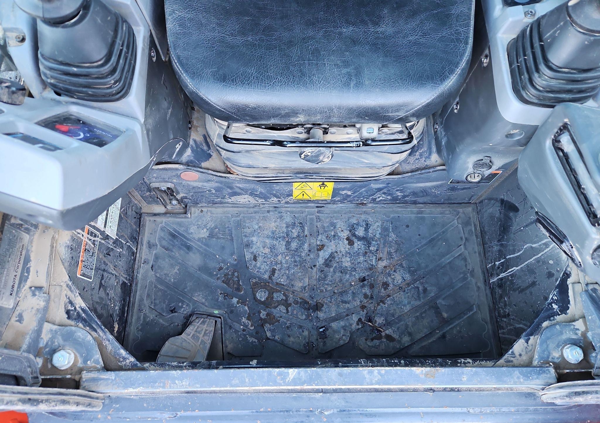 gallery 2022 Kubota SVL97-2 tracked skid steer loader