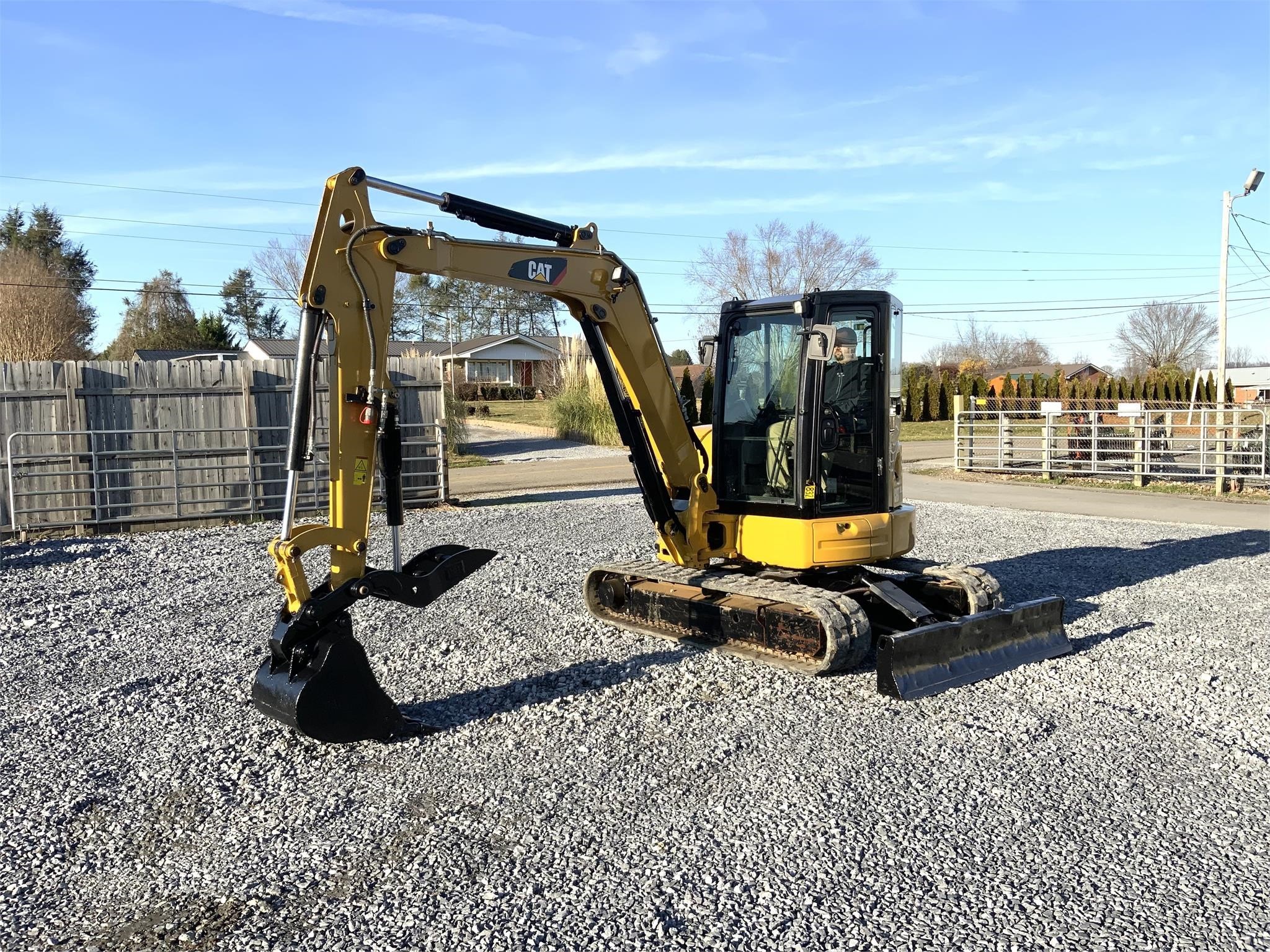 gallery 2017 CATERPILLAR 305.5E2 CR