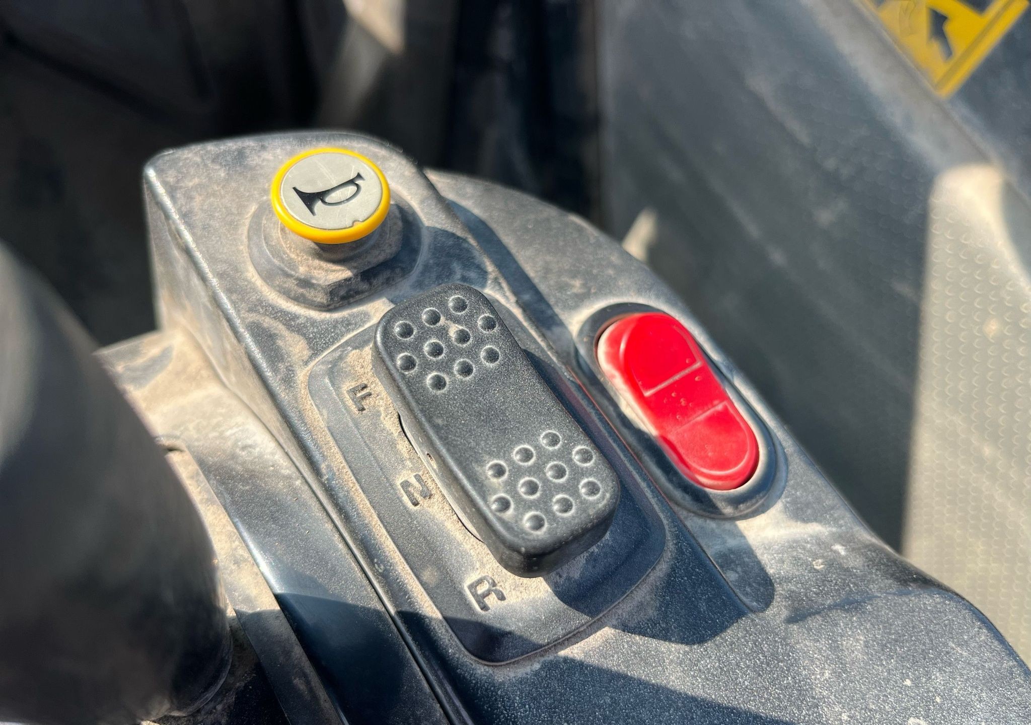 gallery 2015 Komatsu WA470-7 wheel loader