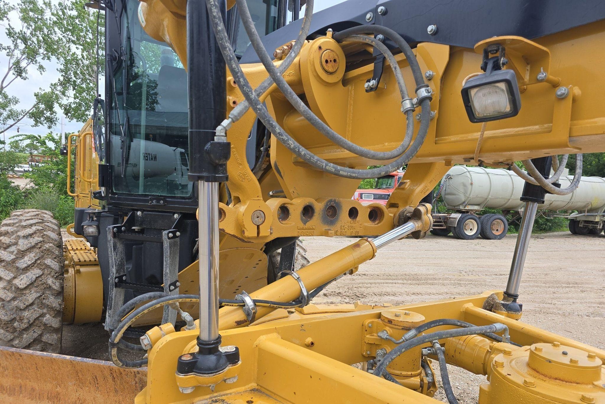 gallery 2012 Caterpillar 140M2 motor grader