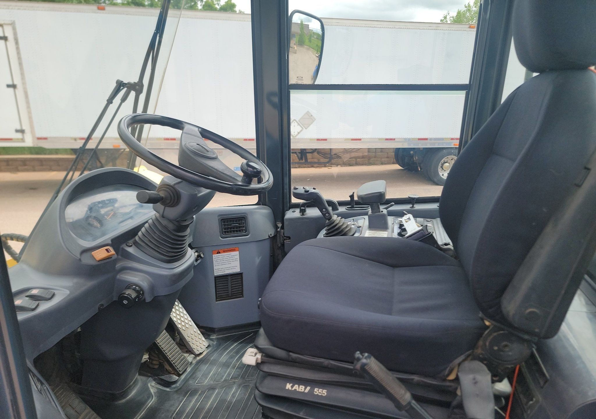 gallery 2005 Komatsu WA320 wheel loader