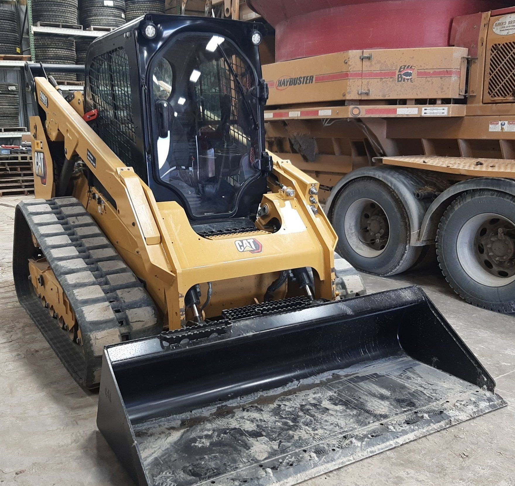 gallery 2023 Caterpillar 299D3 Skid Steer
