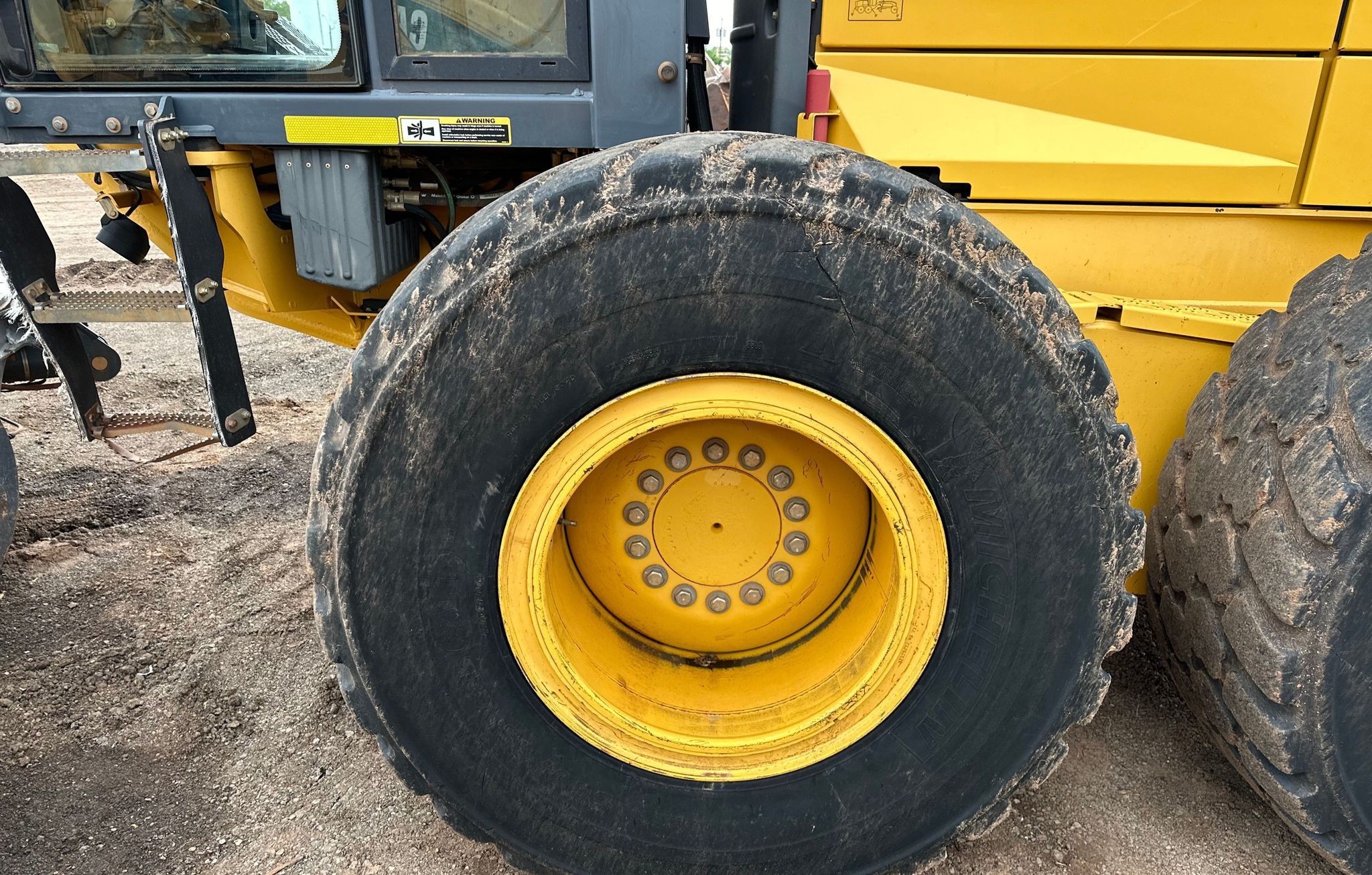gallery 2013 John Deere 772GP motor grader