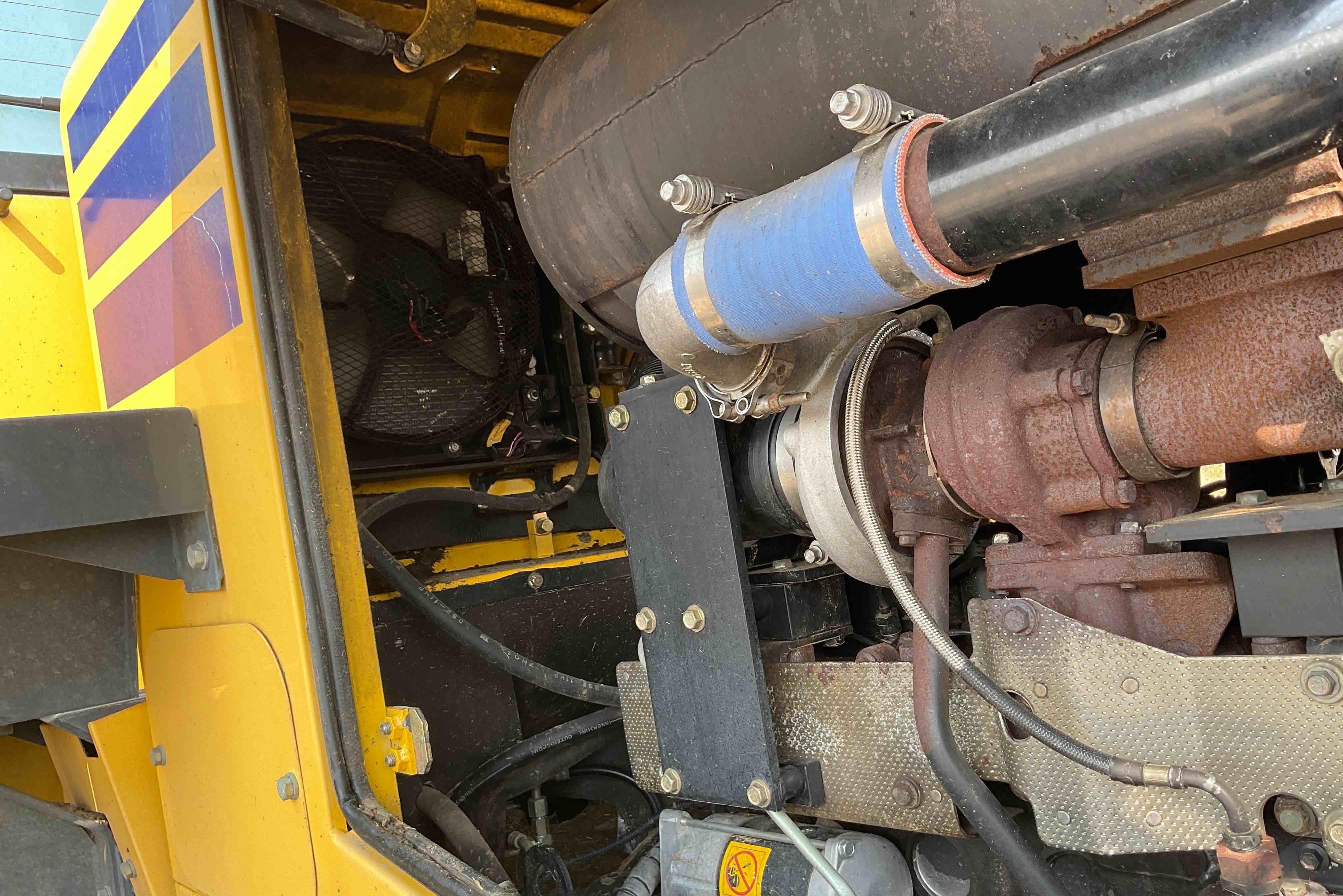 gallery 2008 Komatsu WA320-5L Wheel Loader W/Grapple