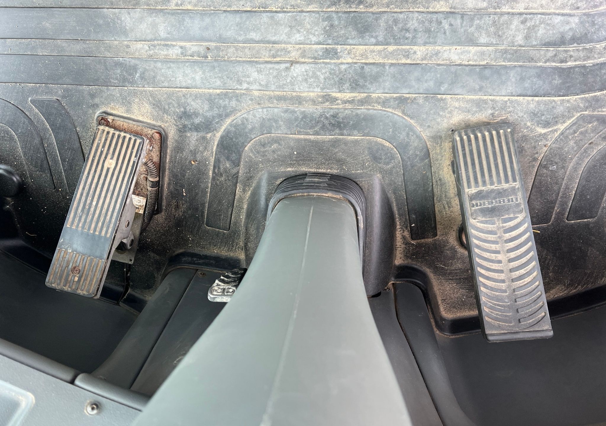 gallery 2016 John Deere 324K wheel loader