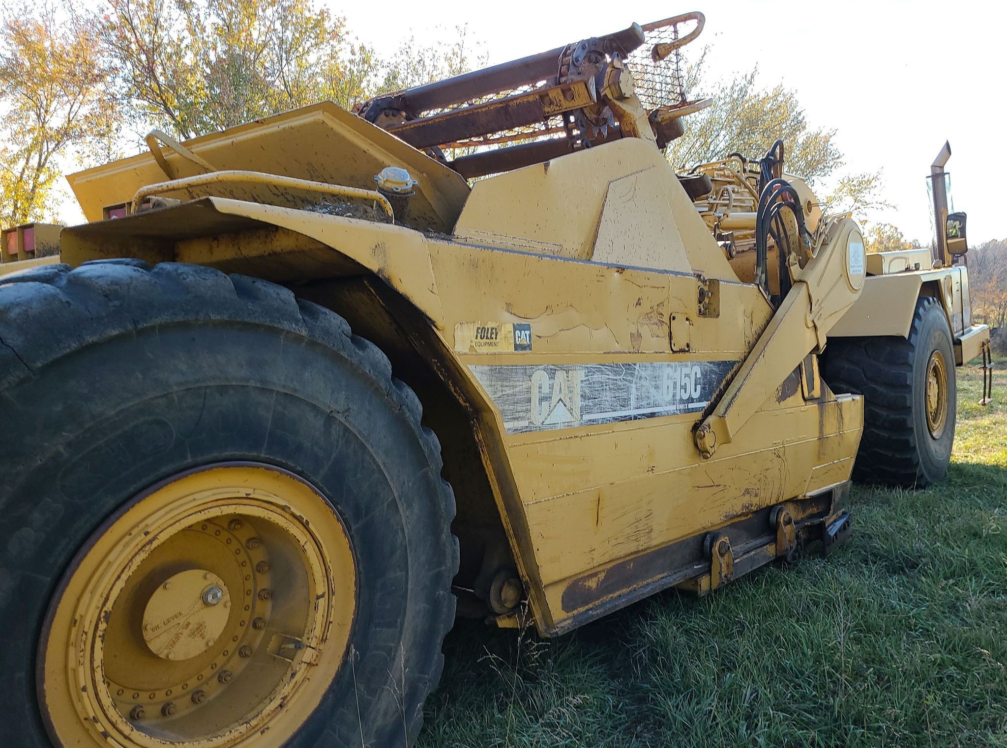 gallery 2006 Caterpillar 615C Series II elevating scraper