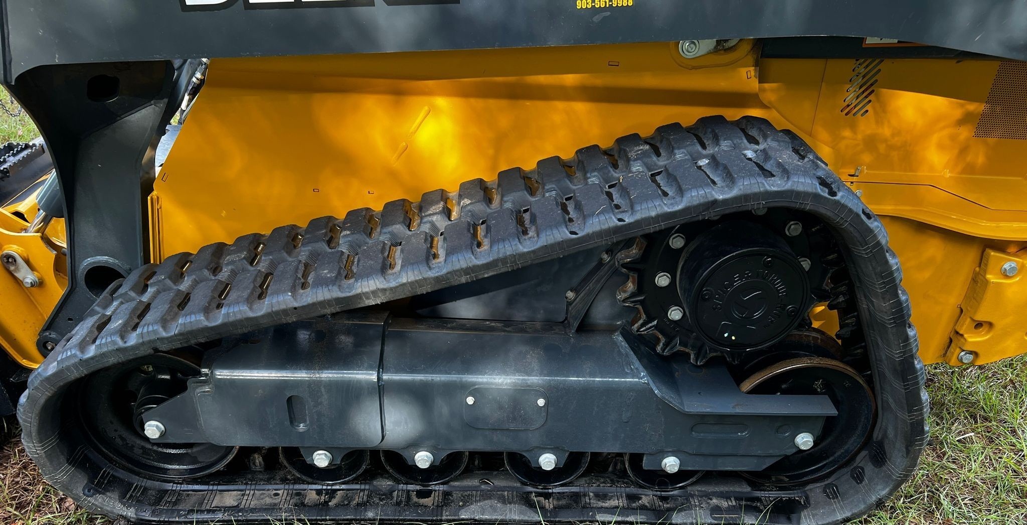 gallery 2022 John Deere 325G tracked skid steer