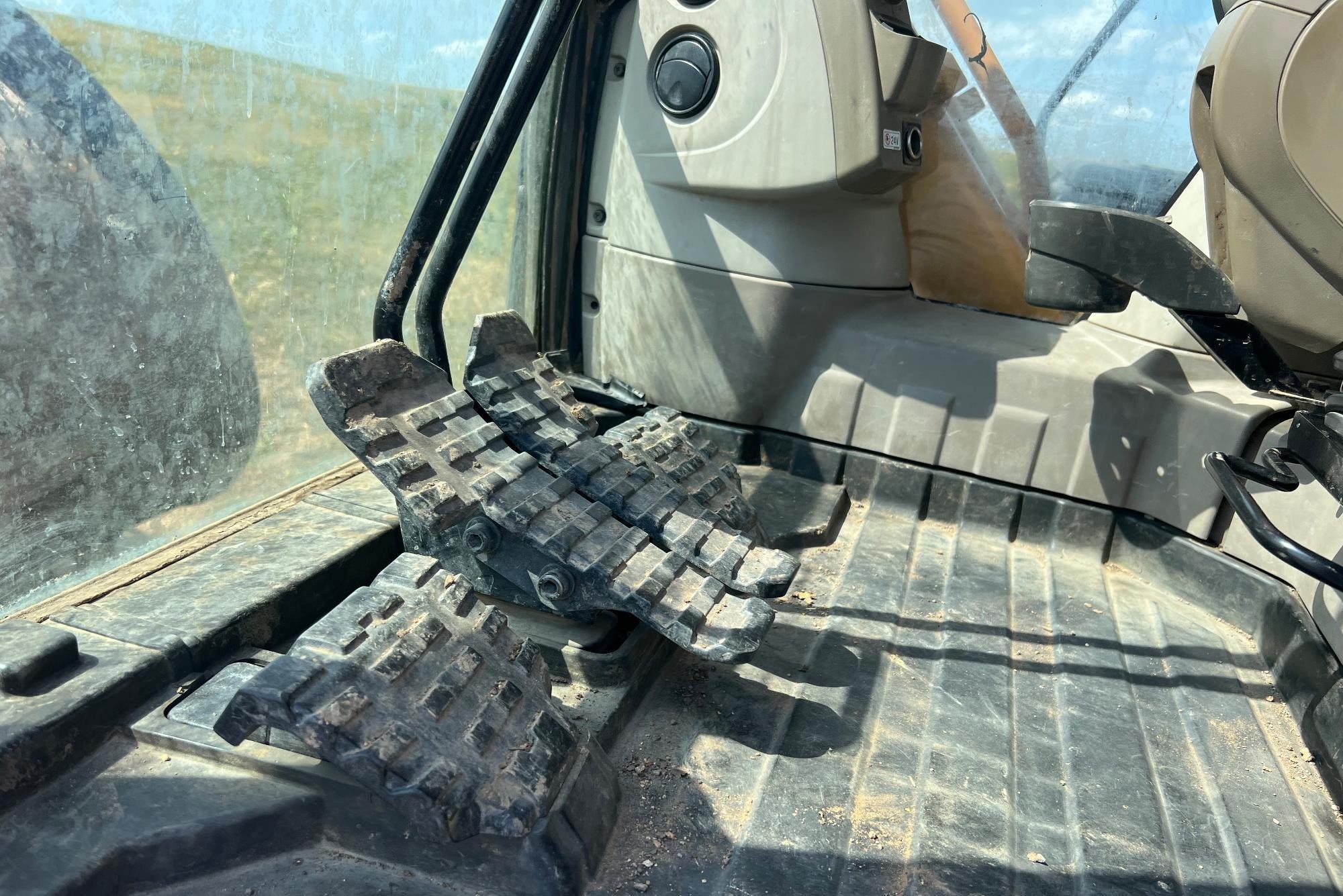 gallery 2012 Case CX210B Excavator