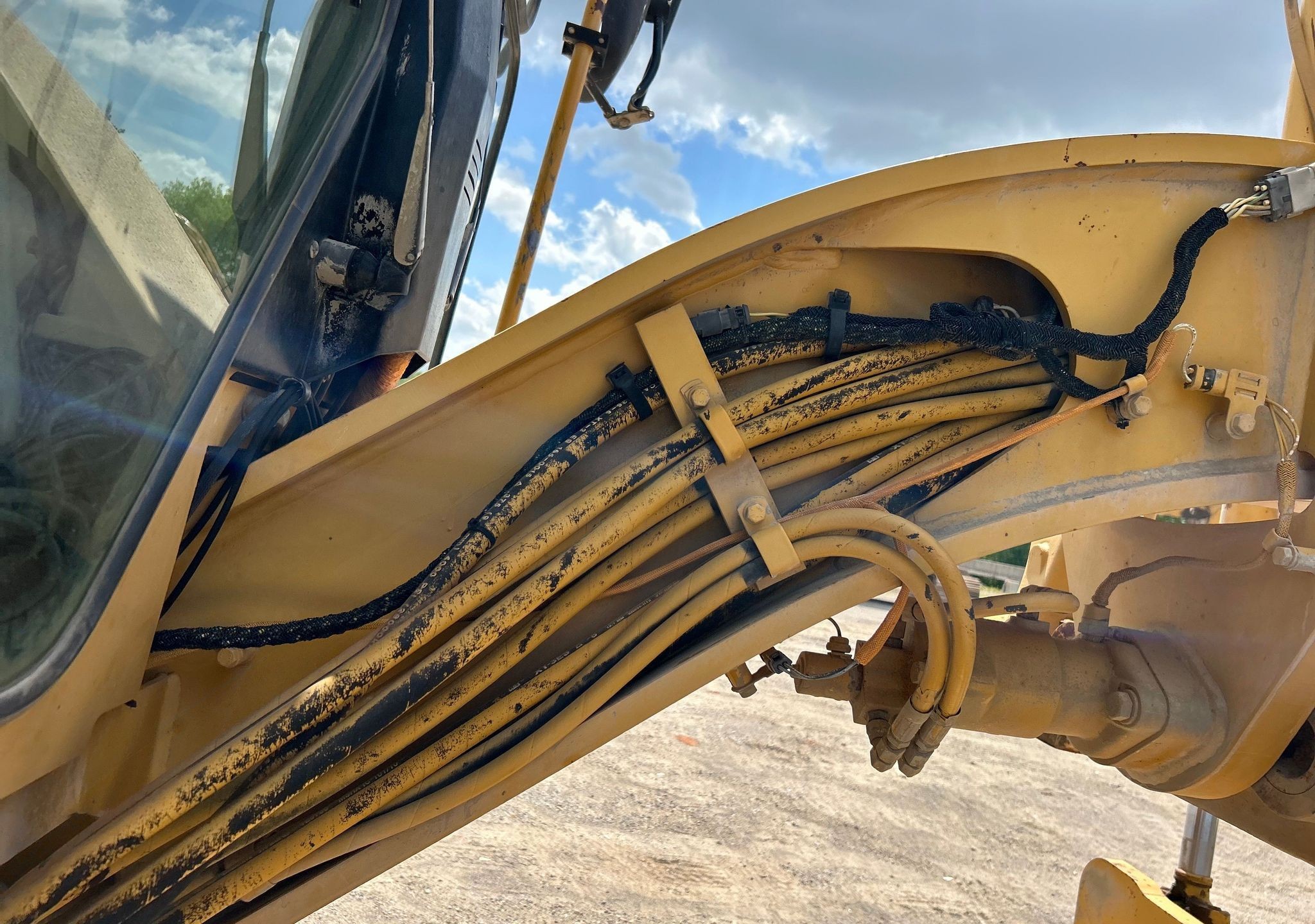 gallery 2006 Caterpillar 160H VHP Plus motor grader