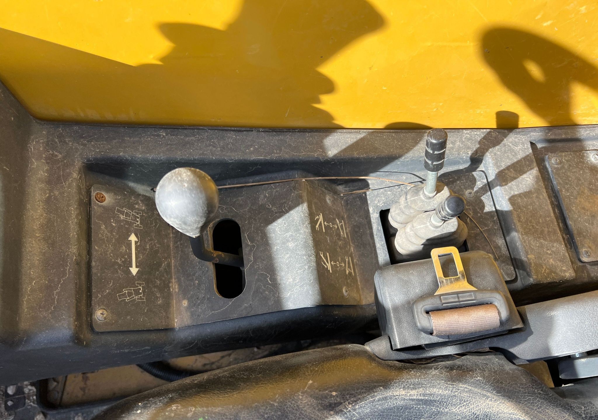 gallery 2010 Caterpillar TL943 telehandler