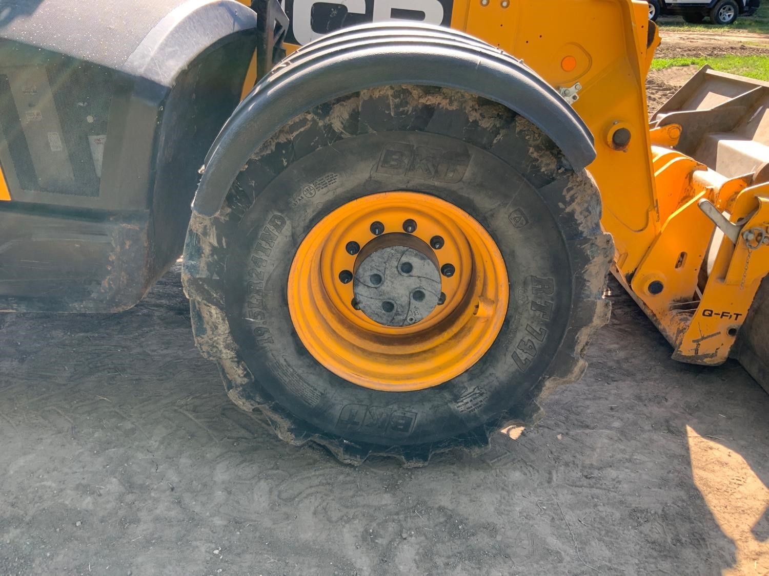 gallery 2017 Jcb 560-80AGS 4x4x4 Telehandler