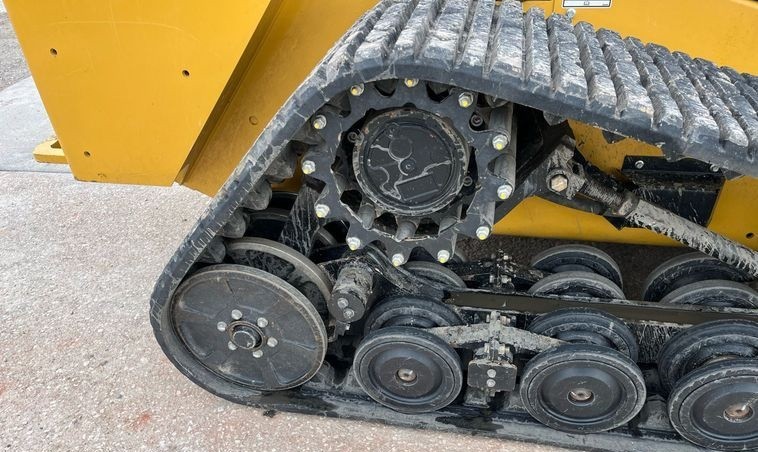 gallery 2015 Caterpillar 277D tracked skid steer loader
