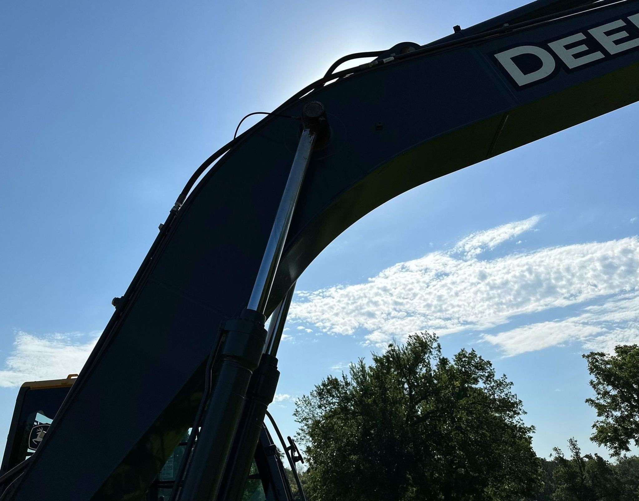 gallery 2014 John Deere 250G LC excavator