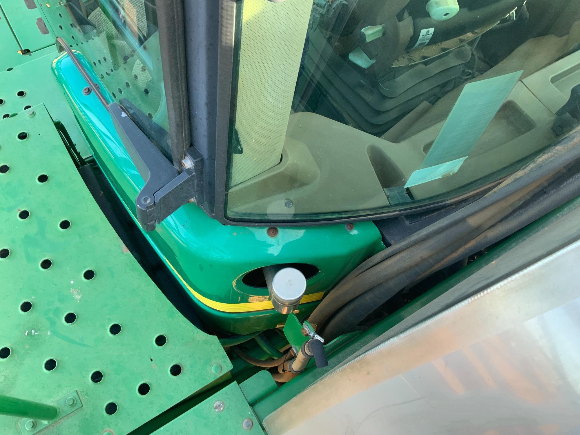 gallery 2011 John Deere 4730 Self-Propelled Sprayer