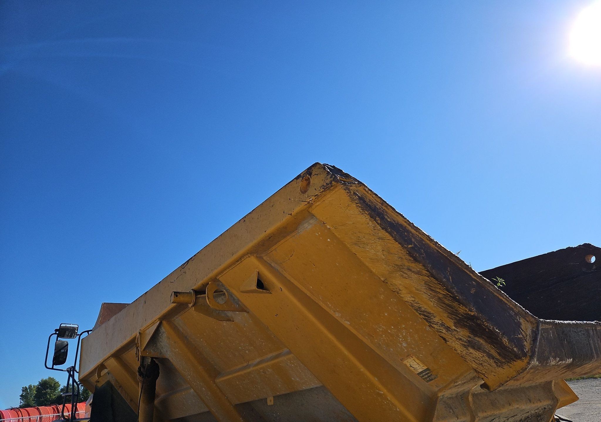 gallery 2000 John Deere 400C haul truck