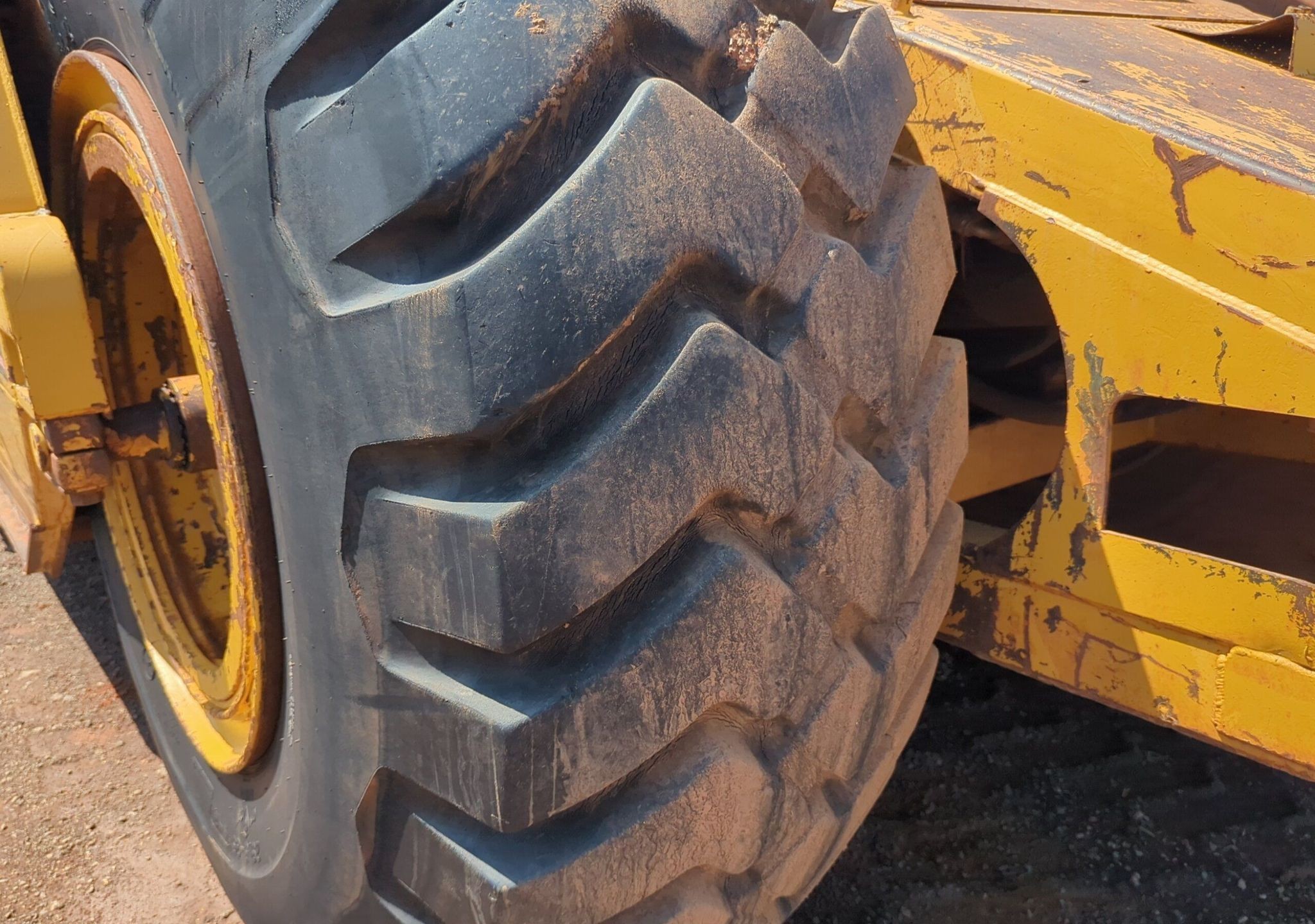 gallery 1995 Caterpillar 623F Elevating Scraper