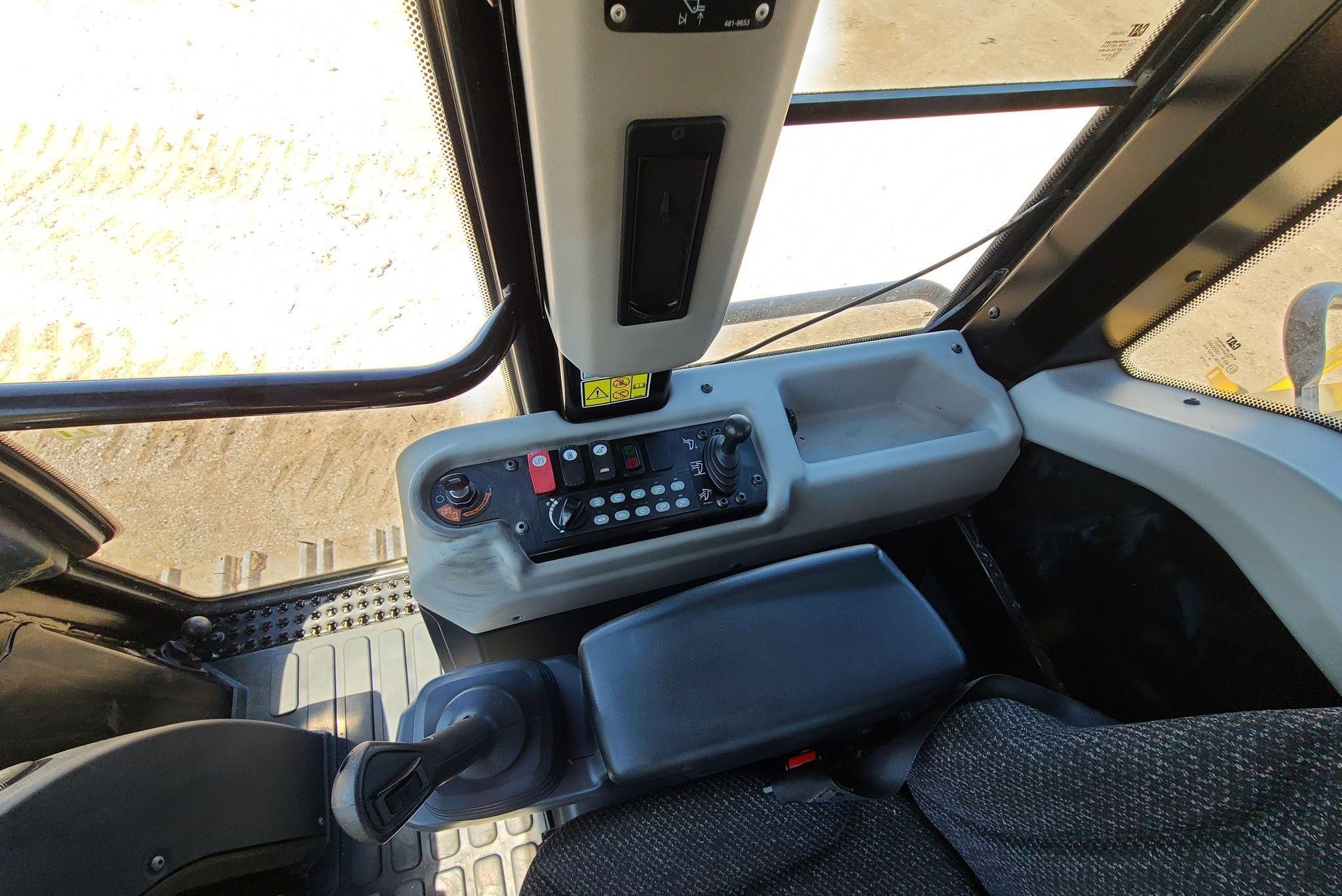 gallery 2018 Caterpillar 963K track loader