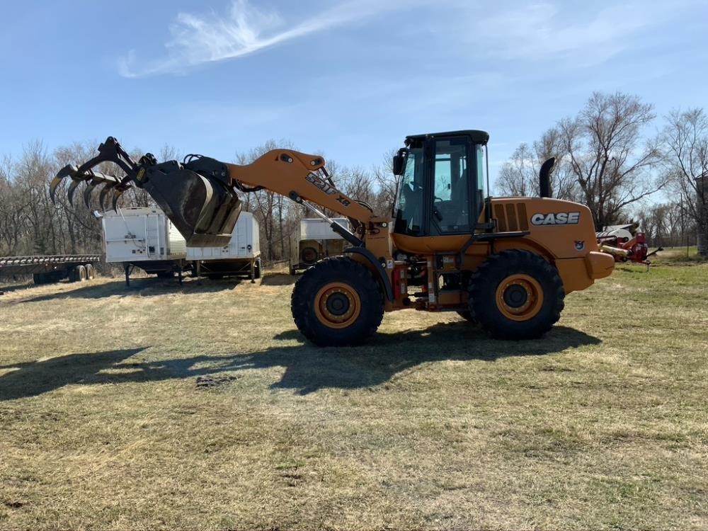 gallery 2015 Case 521F XR Wheel Loader W2.5yd Bucket & Grab-Tech Grapple