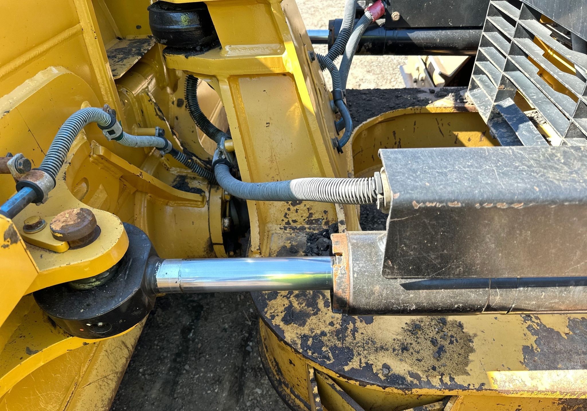 gallery 2016 Caterpillar D6K2 LGP dozer