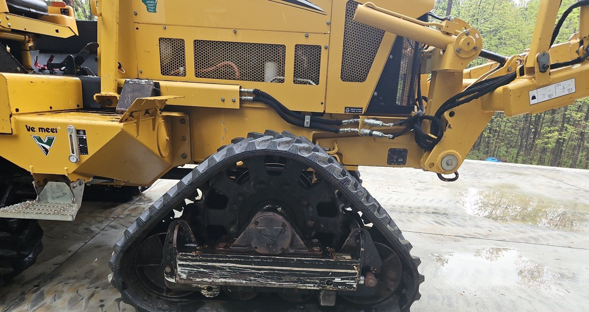 gallery 2014 Vermeer RTX1250 cable plow
