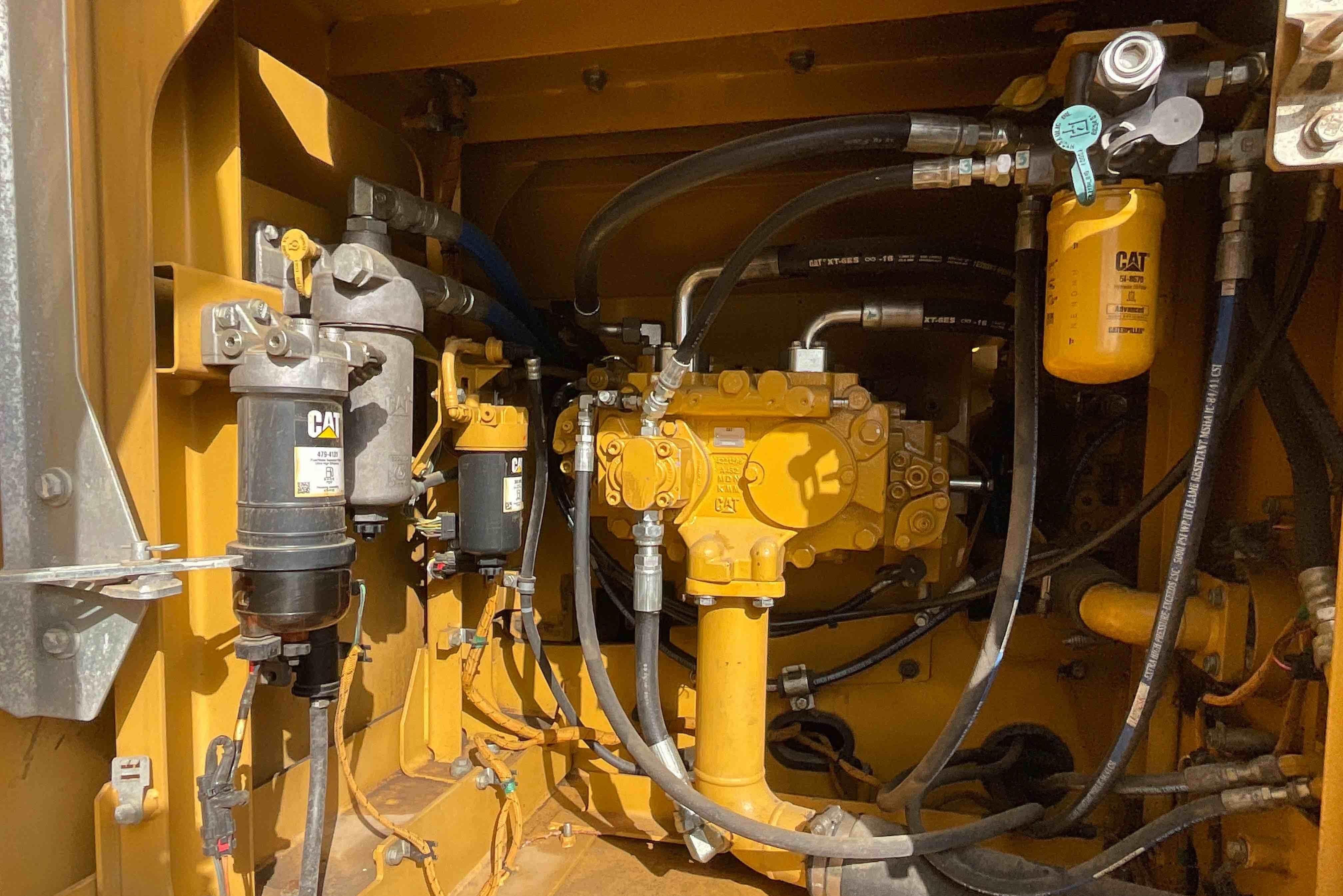 gallery 2017 Caterpillar 320FL Excavator