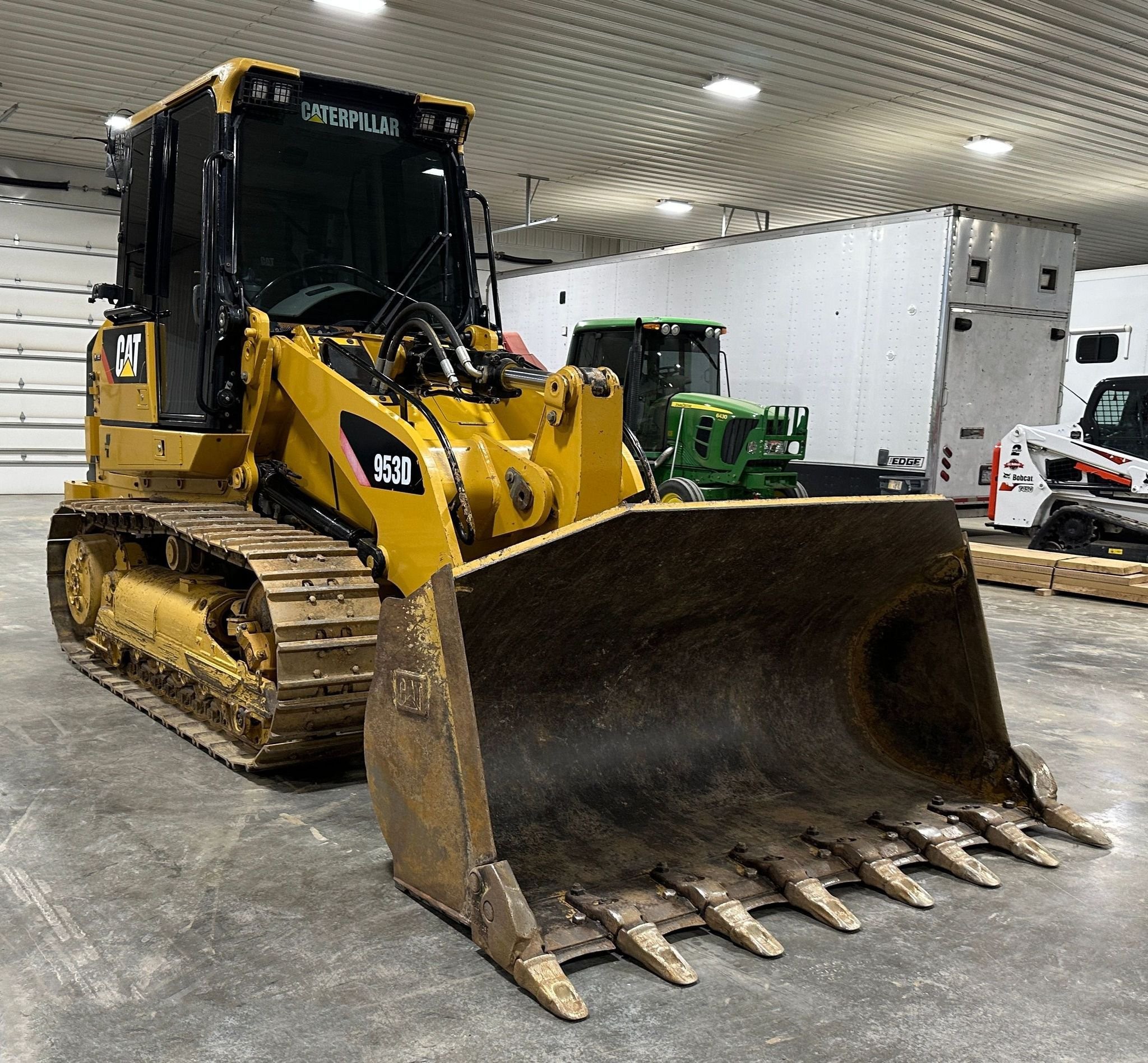 gallery 2016 Caterpillar 953D track loader