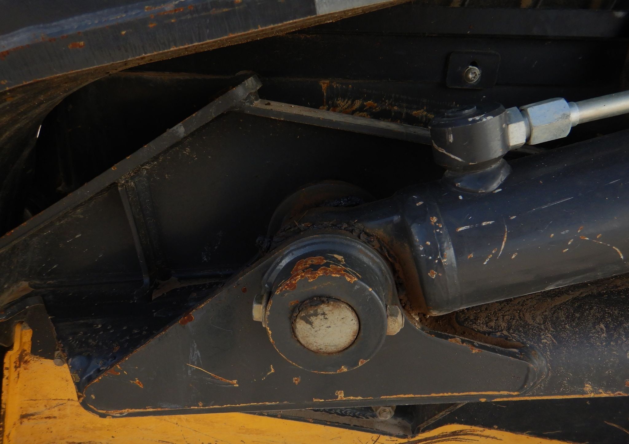 gallery New Holland C245 tracked skid steer loader