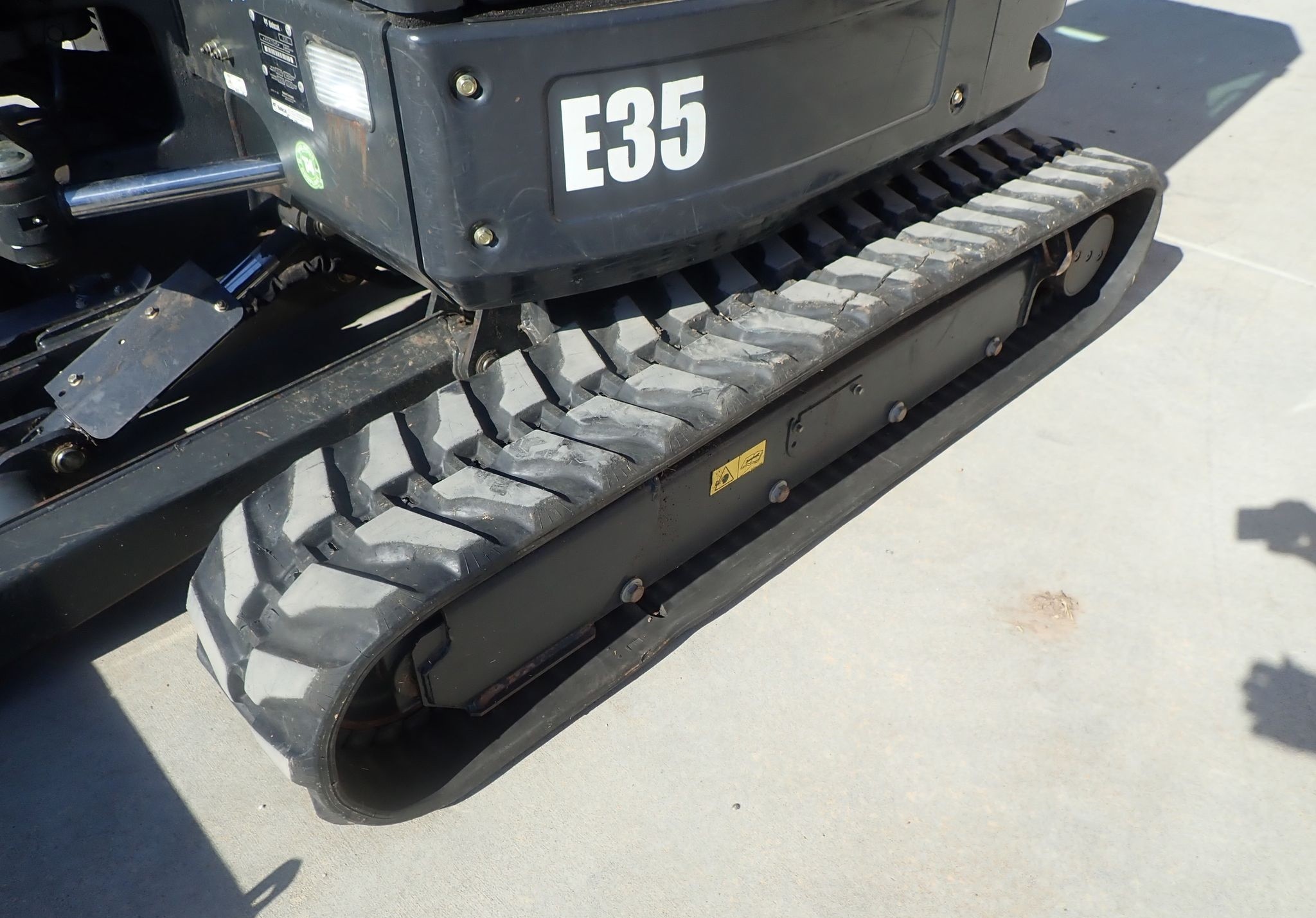 gallery 2015 Bobcat E35  mini excavator