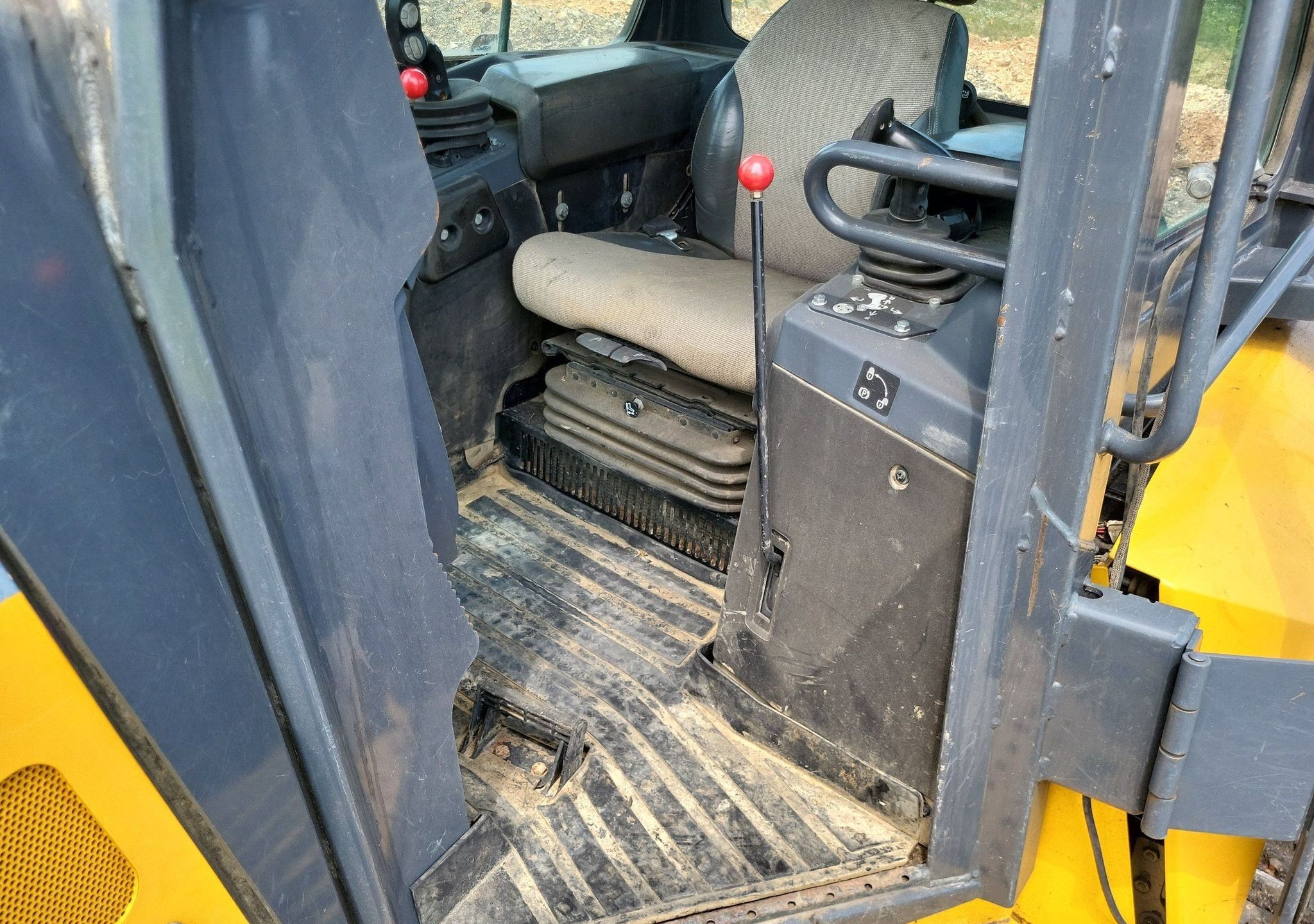 gallery 2015 John Deere 700K LGP dozer