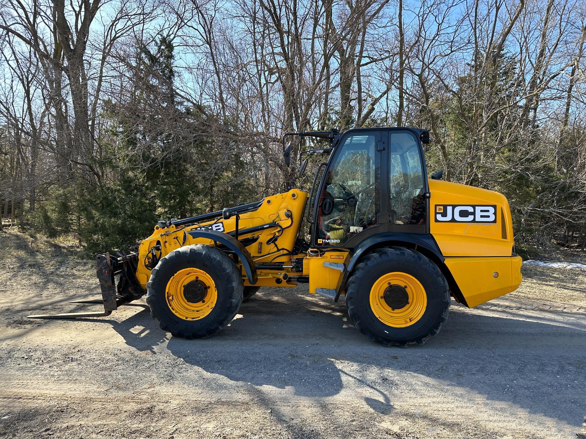 gallery 2017 JCB TM320 4x4 Telehandler