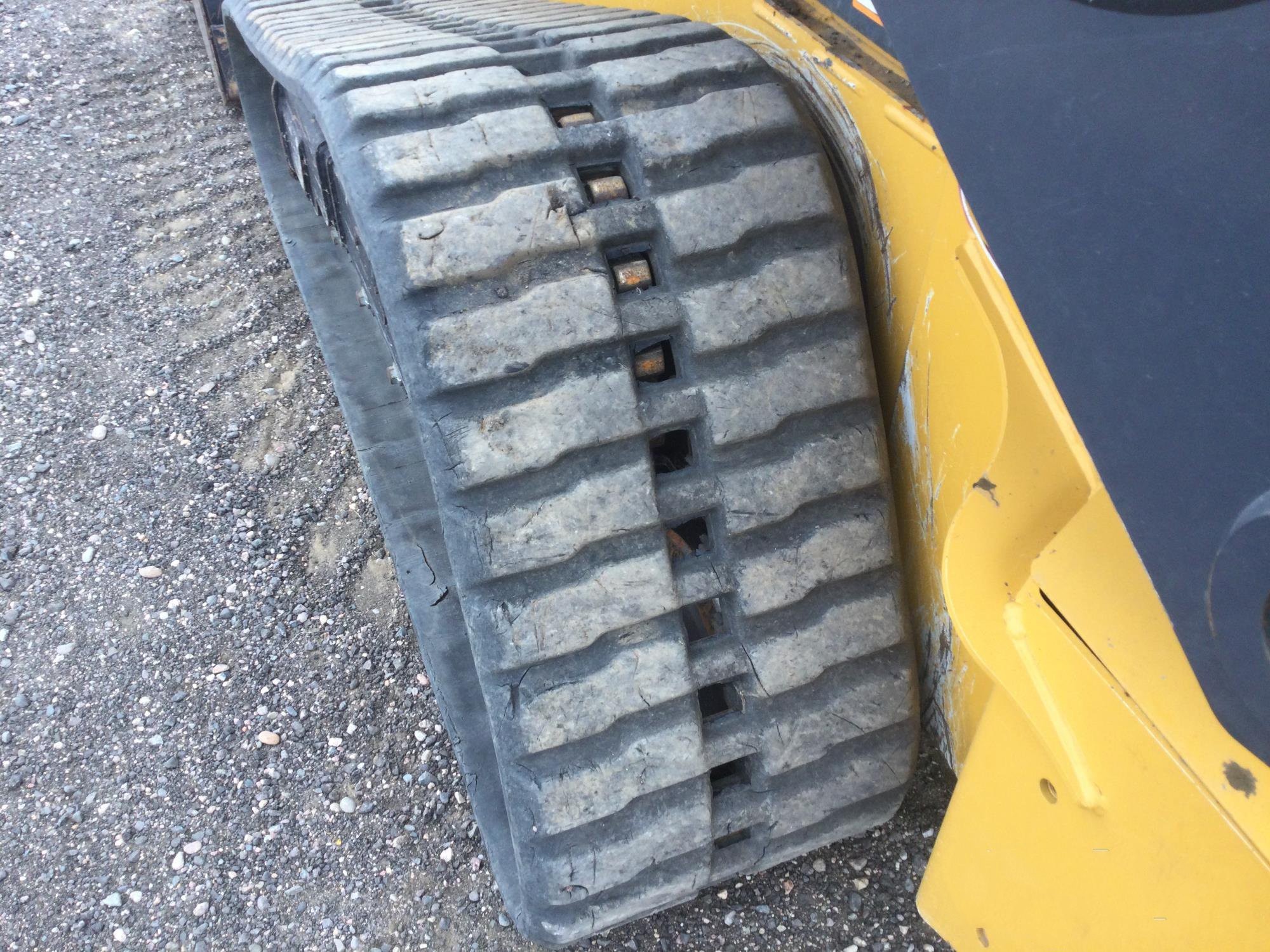 gallery 2018 John Deere 331G Skid Steer