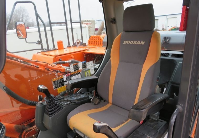 gallery 2014 Doosan DX225LC-3 excavator