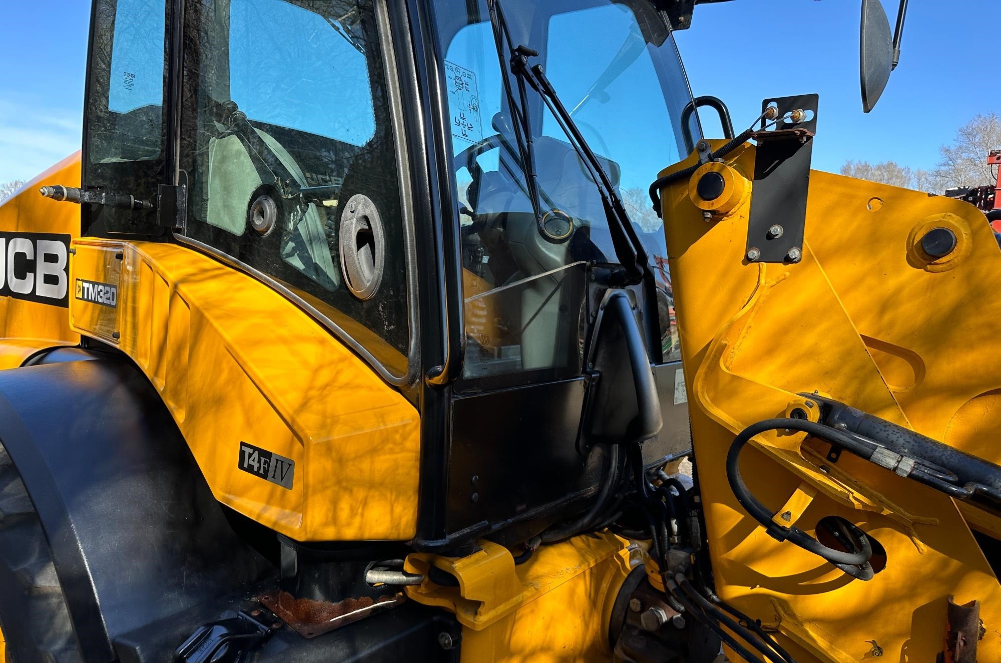 gallery 2017 JCB TM320 4x4 Telehandler