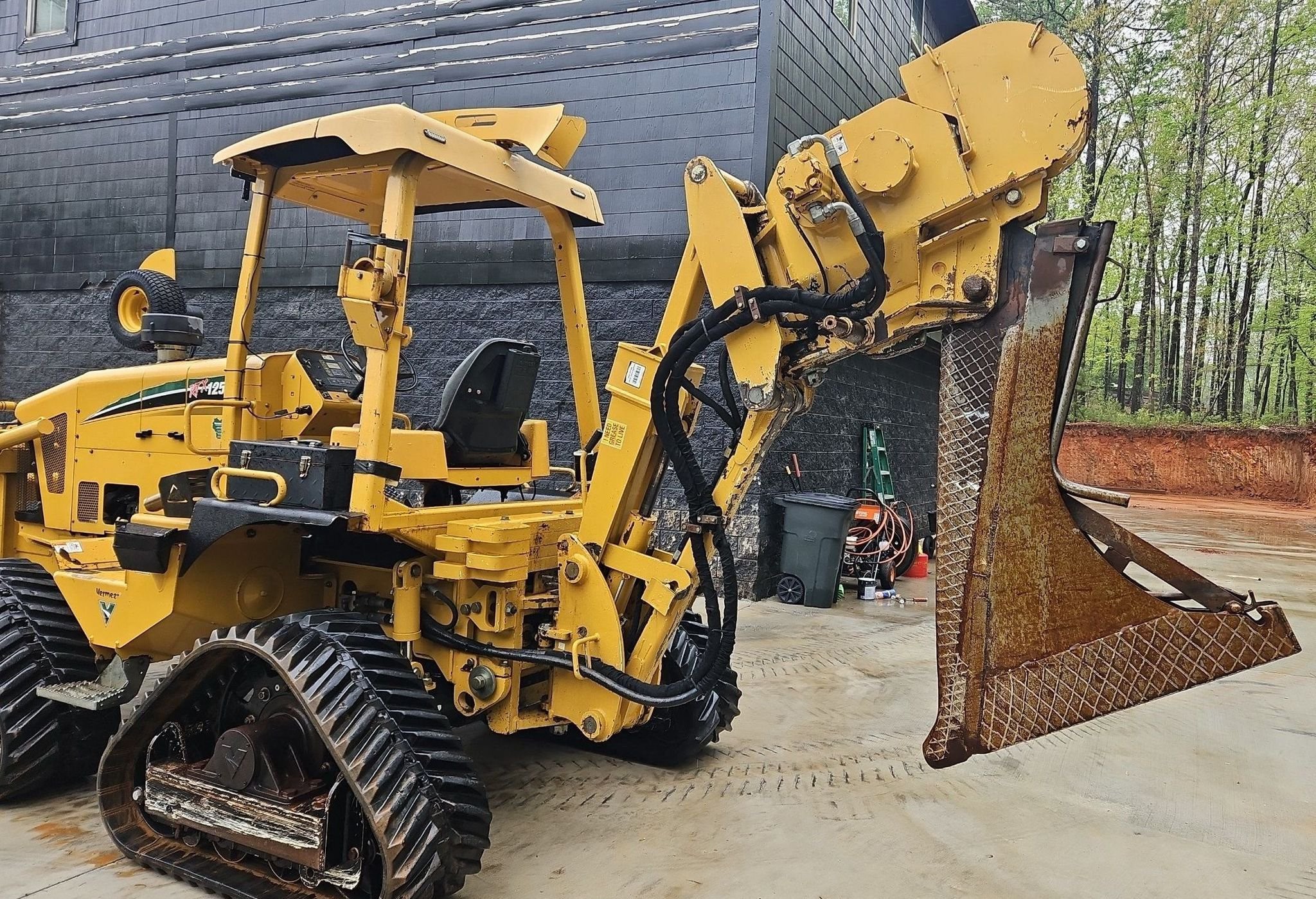 gallery 2014 Vermeer RTX1250 cable plow