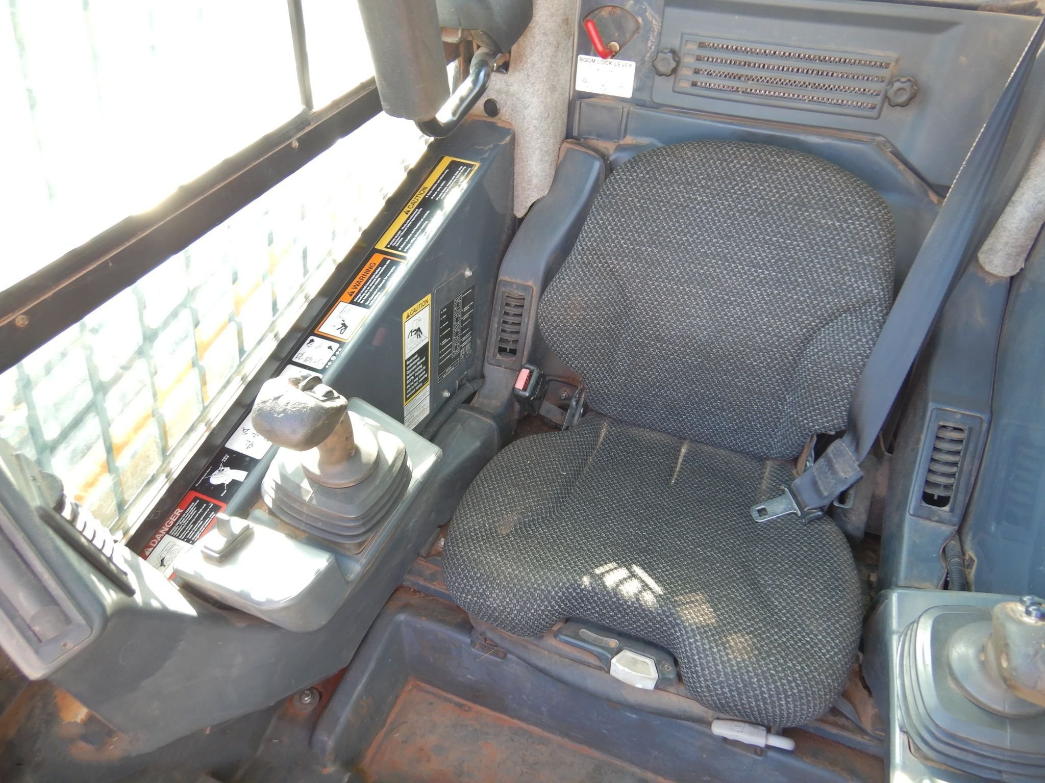 gallery 2013 John Deere 333E tracked skid steer loader