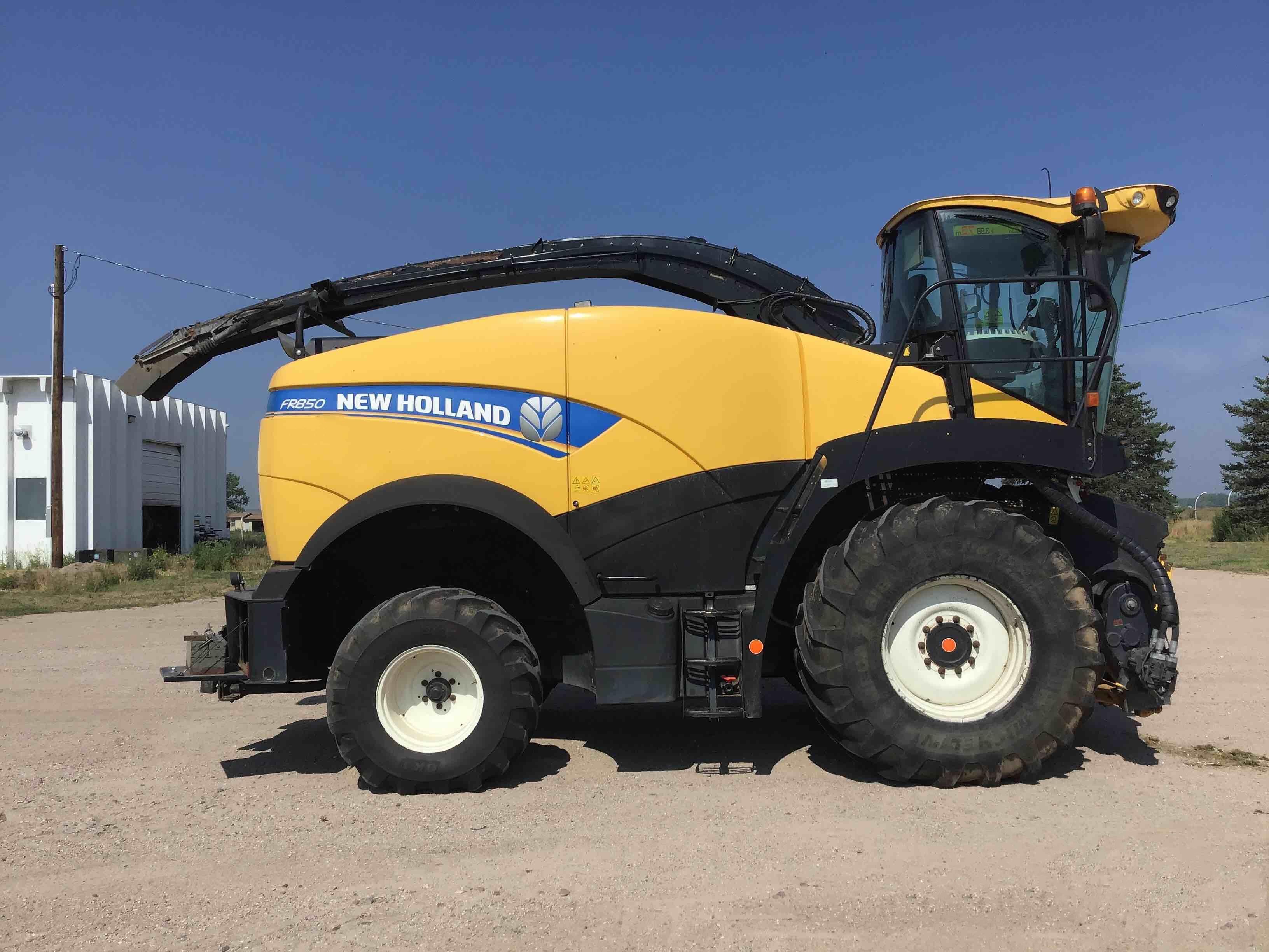 gallery 2016 New Holland FR850 Self-Propelled Forage Harvester