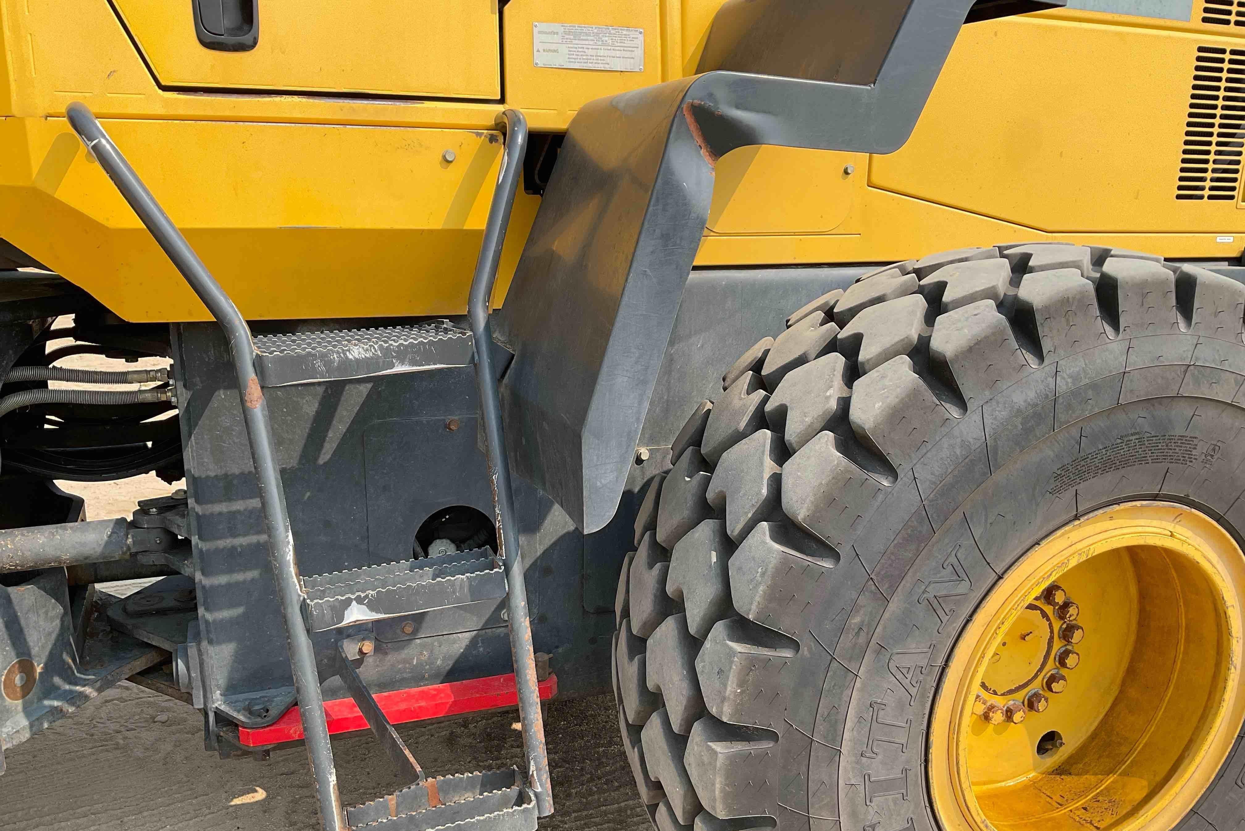 gallery 2008 Komatsu WA320-5L Wheel Loader W/Grapple
