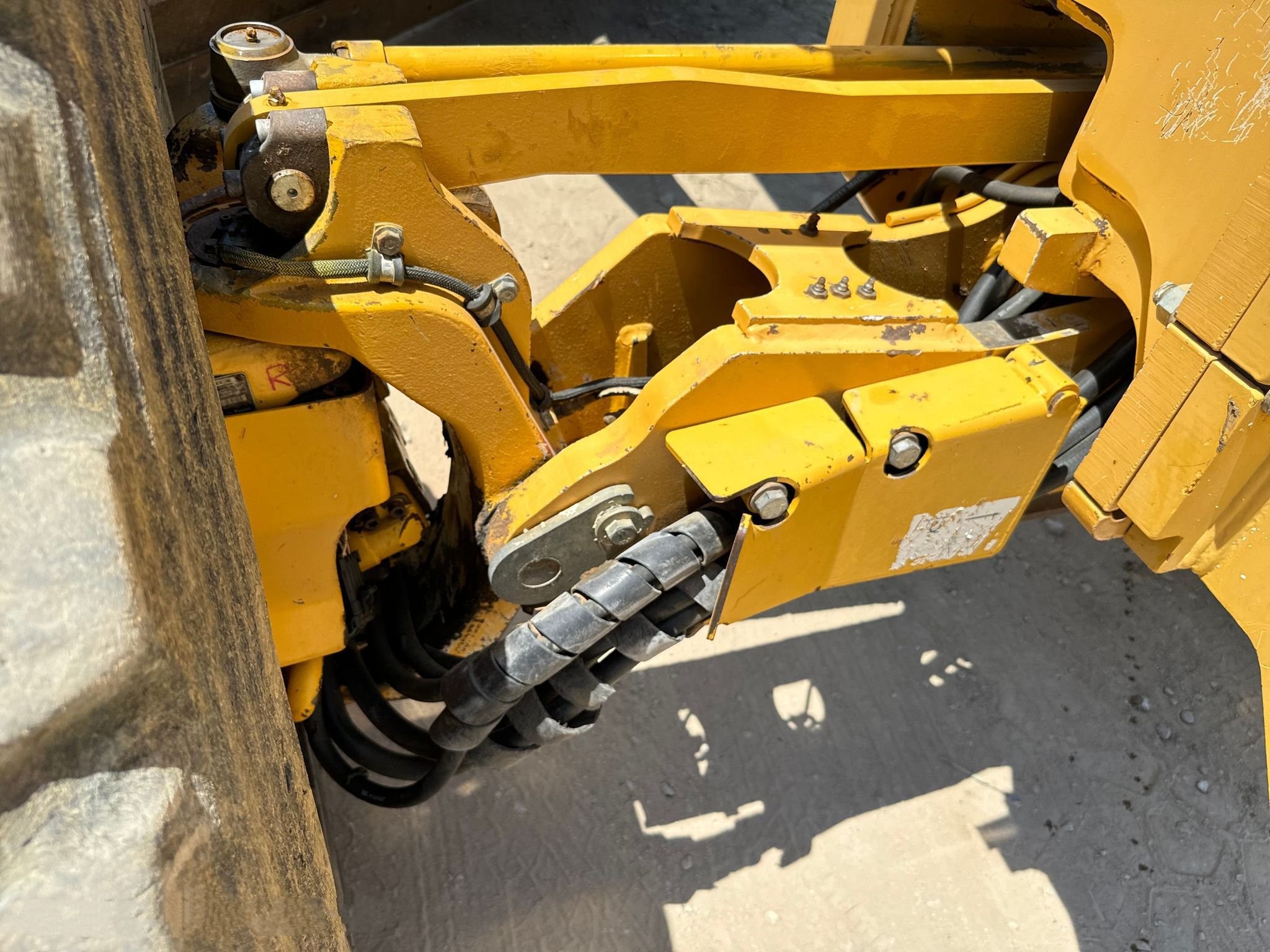 gallery 2011 John Deere 772G motor grader