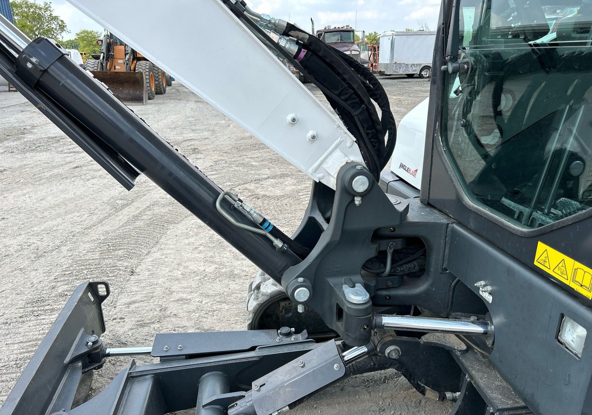 gallery 2021 Bobcat E42 R2 series mini excavator
