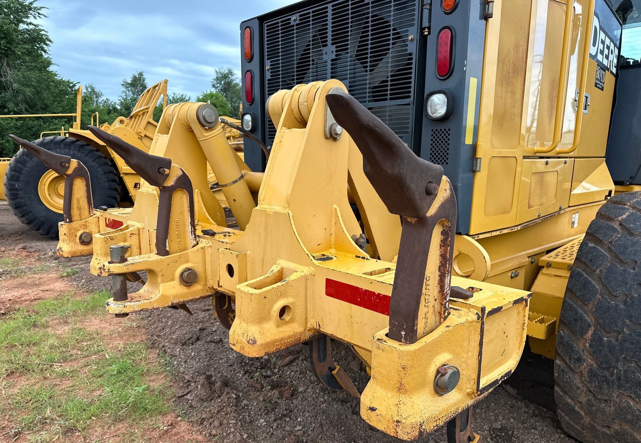 gallery 2013 John Deere 772GP motor grader